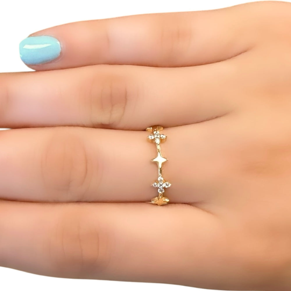 18K Gold CZ Charm Ring Size 8
