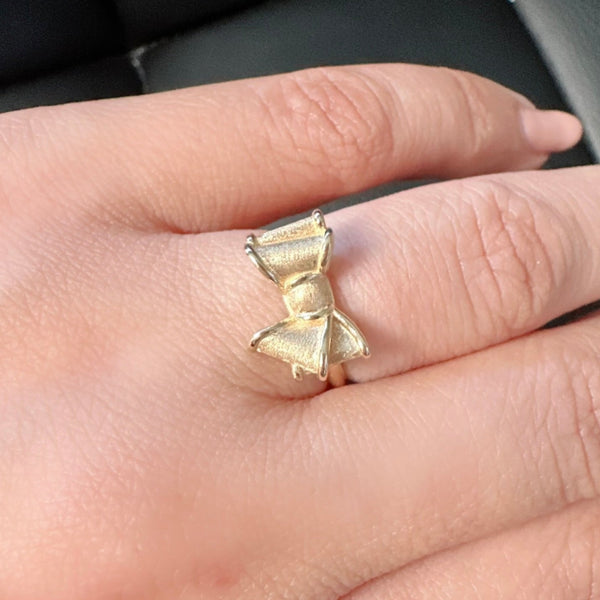 18K Gold Bow Charm Ring