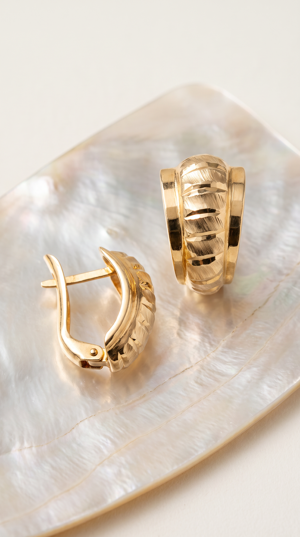18K Yellow Gold Hoop Earring