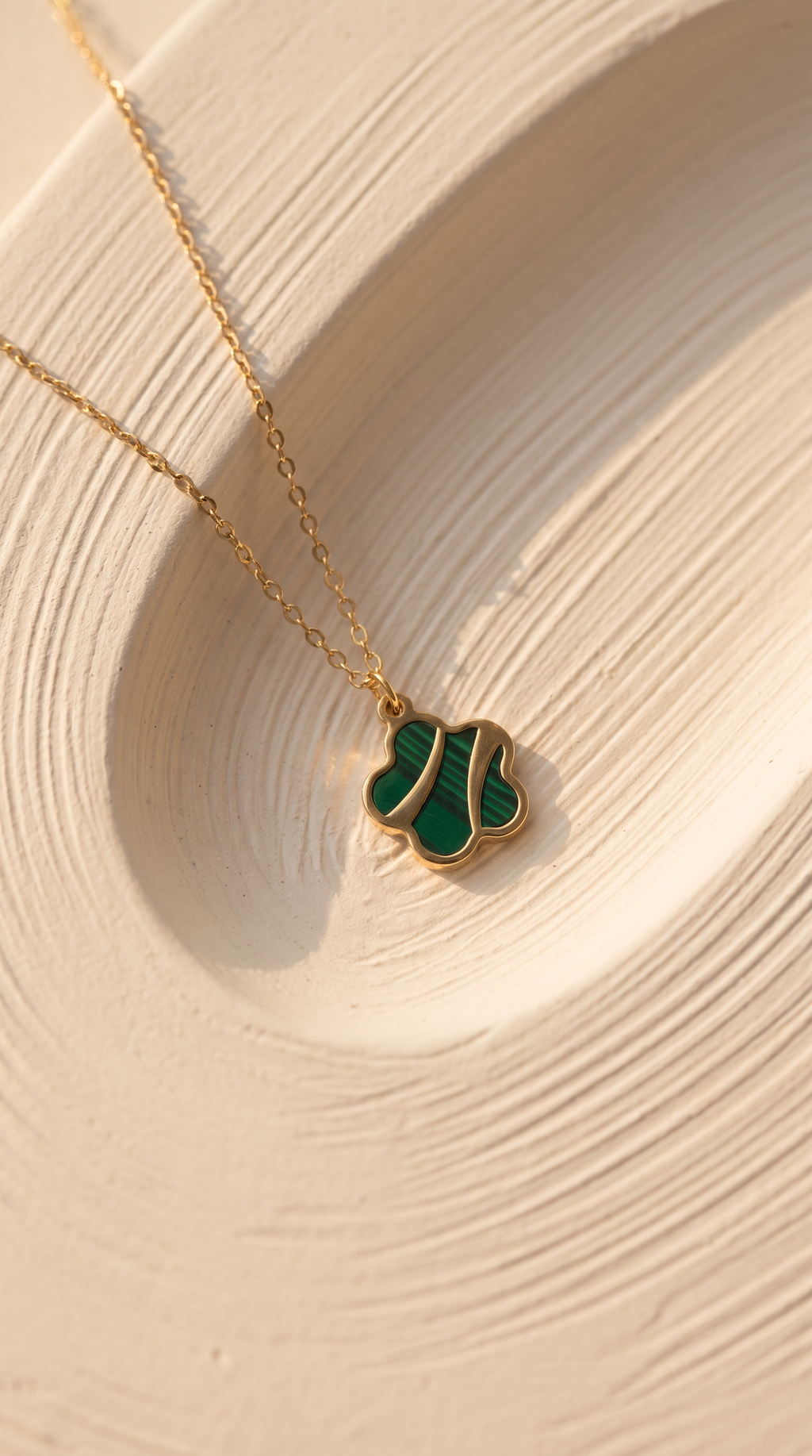 18K Yellow Gold Malachite Pendant Necklace
