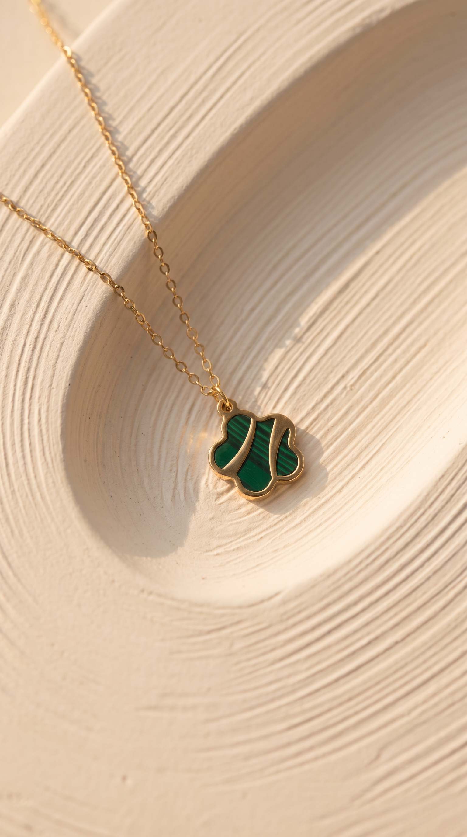 18K Yellow Gold Malachite Pendant Necklace