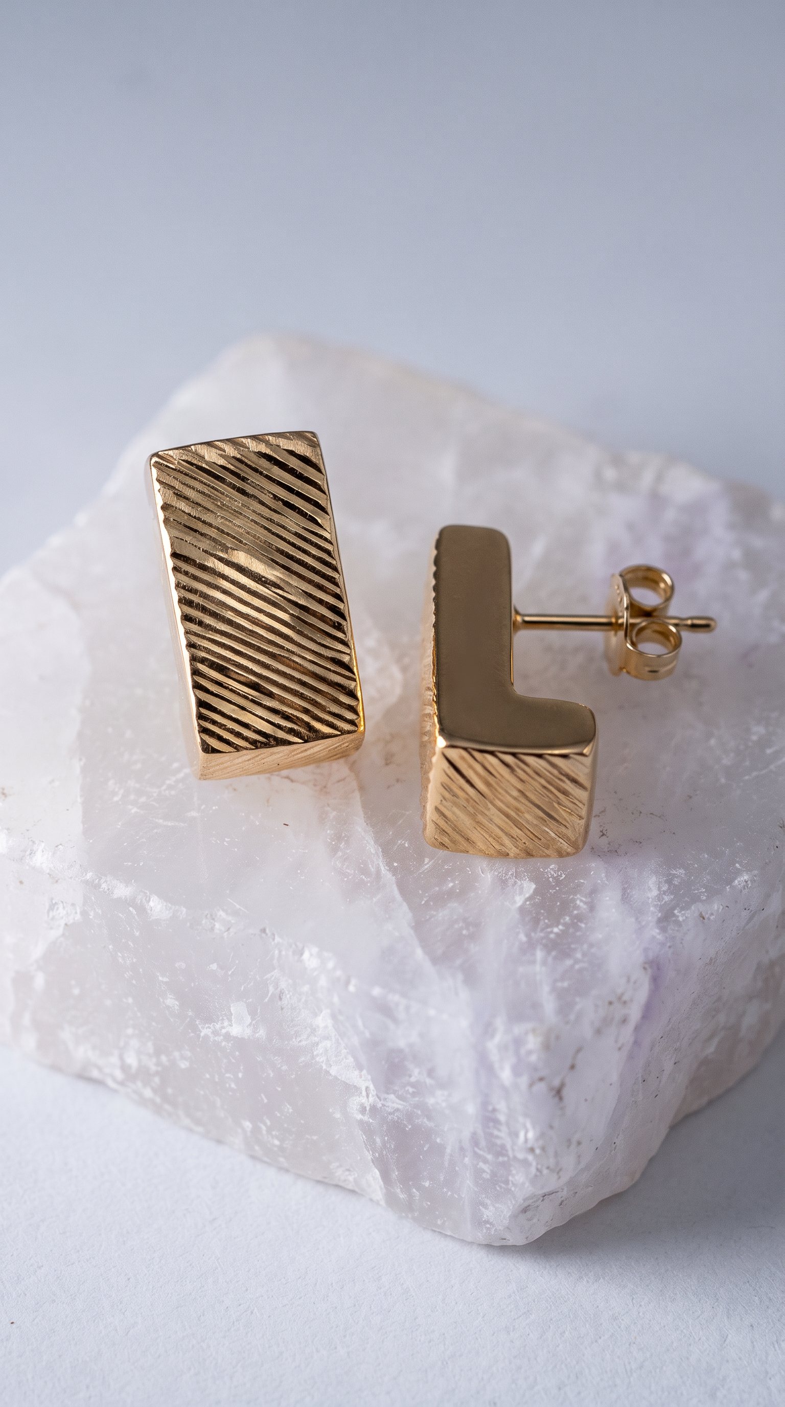 18K Yellow Gold Stud Earring