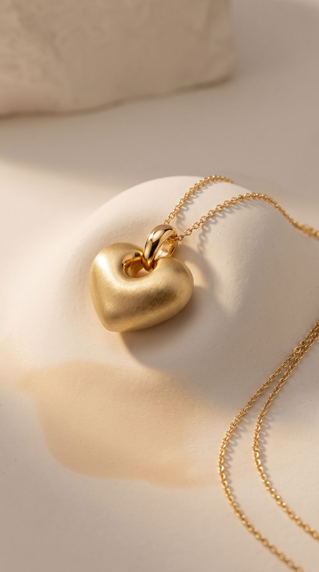 18K Yellow Gold Satin Heart Chain Necklace