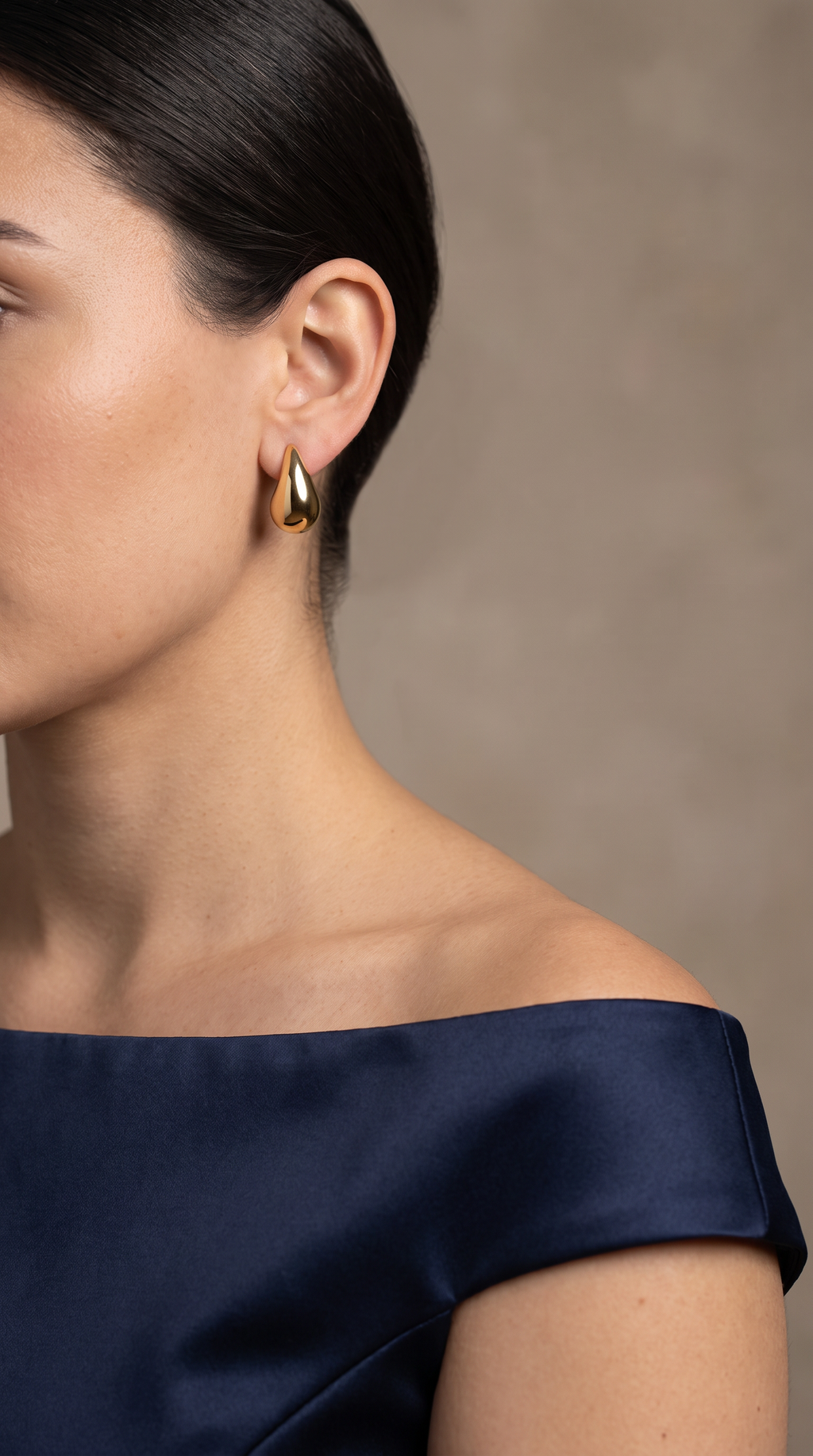 18K Yellow Gold Teardrop Stud Earring