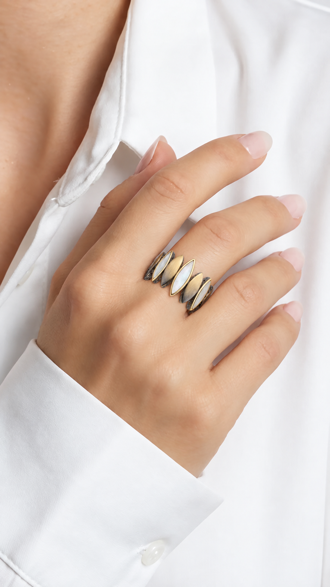 18K Yellow Gold Enamel Ring