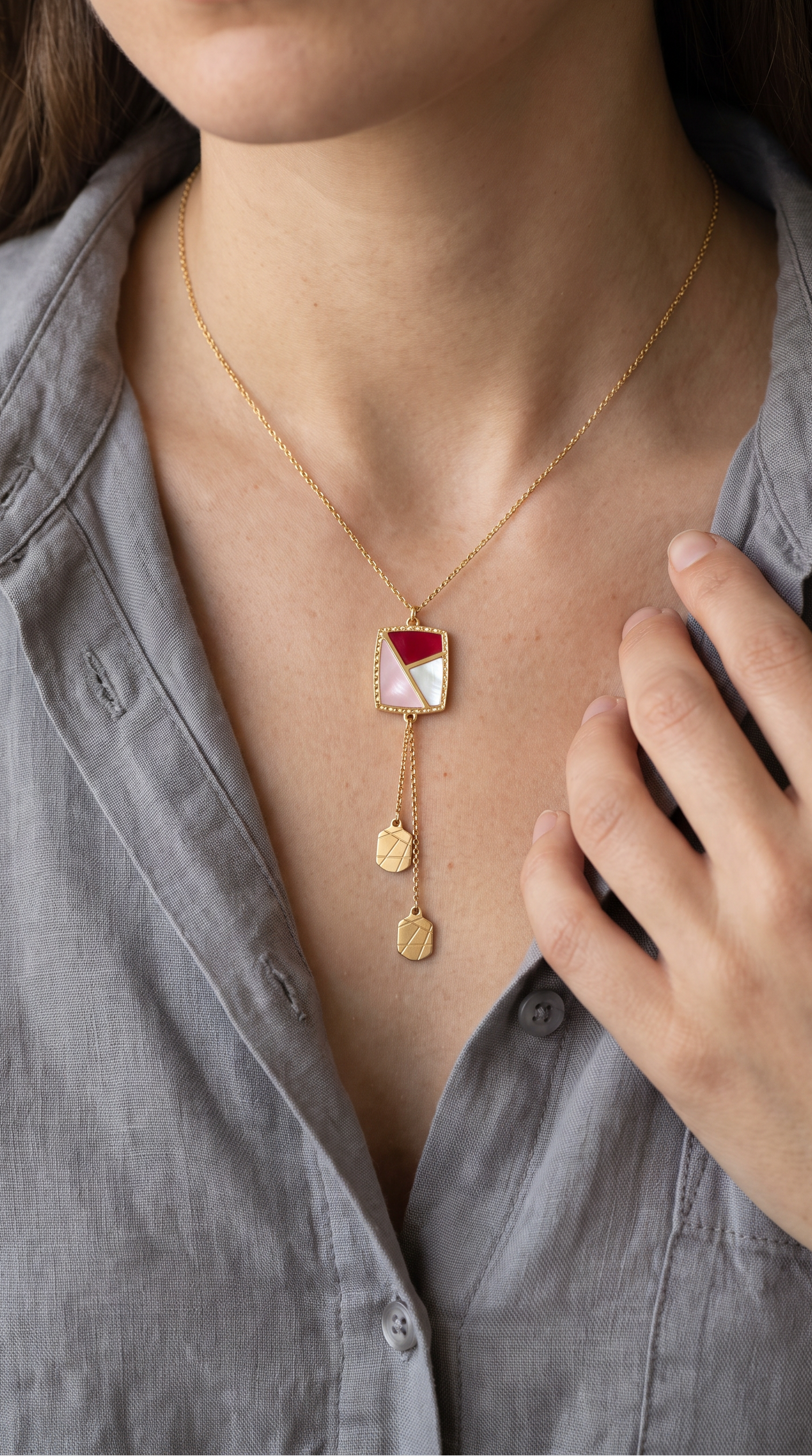 18K Yellow Gold Mother of Pearl Chain Necklace
