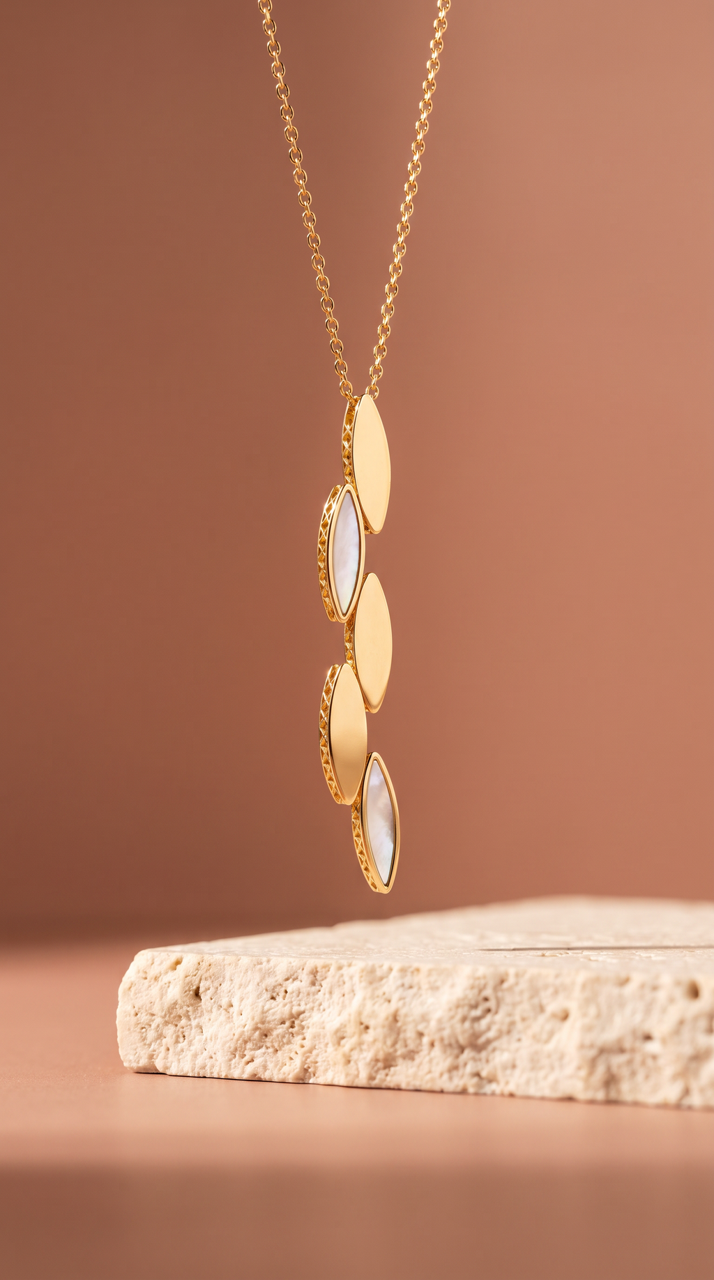18K Yellow Gold Mother Of Pearl Dangle Chain Necklace