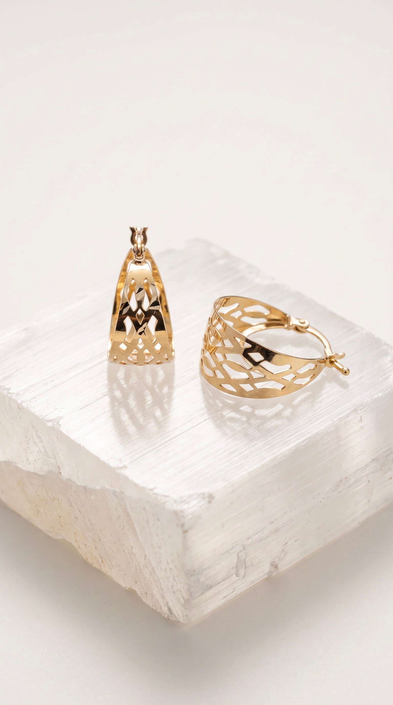 18K Yellow Gold Circle Hoop Earring