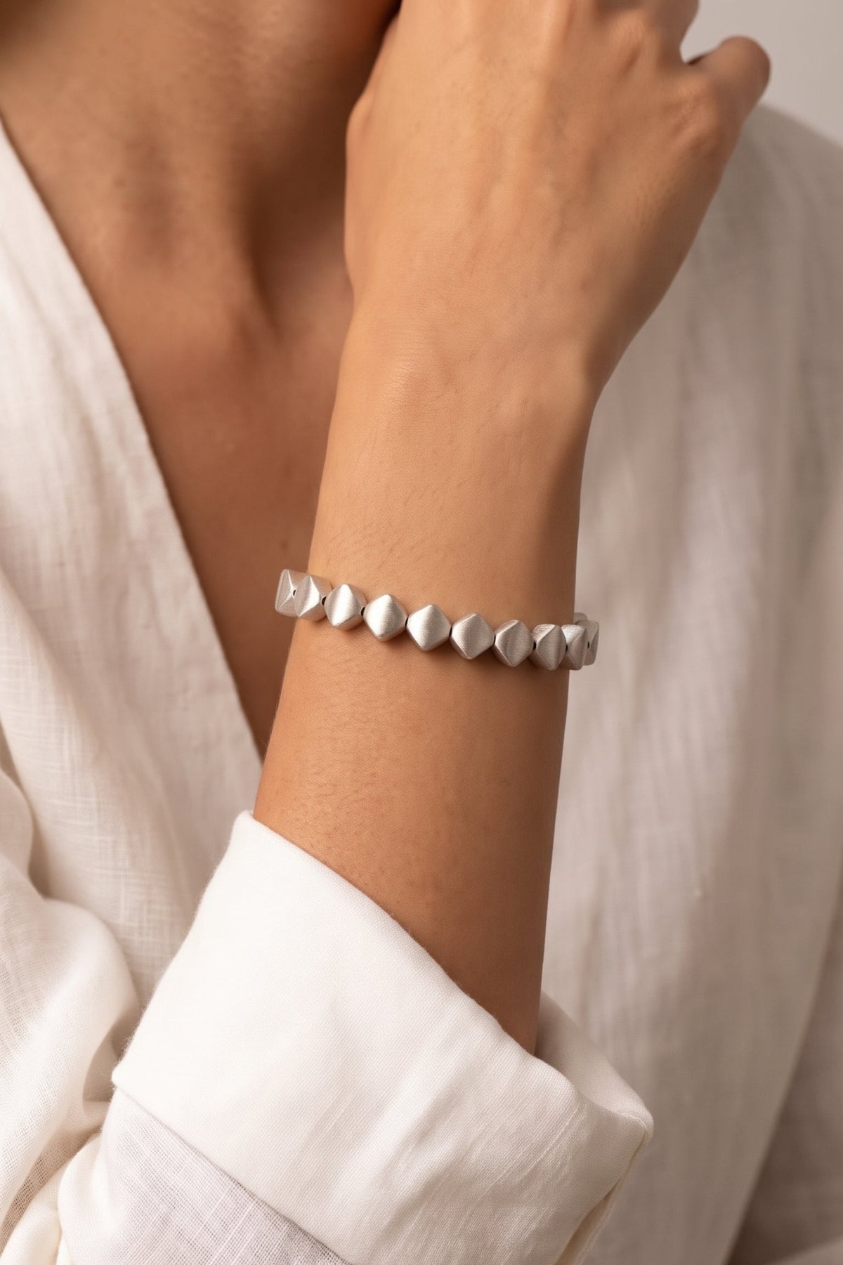18K White Gold Bangle Bracelet