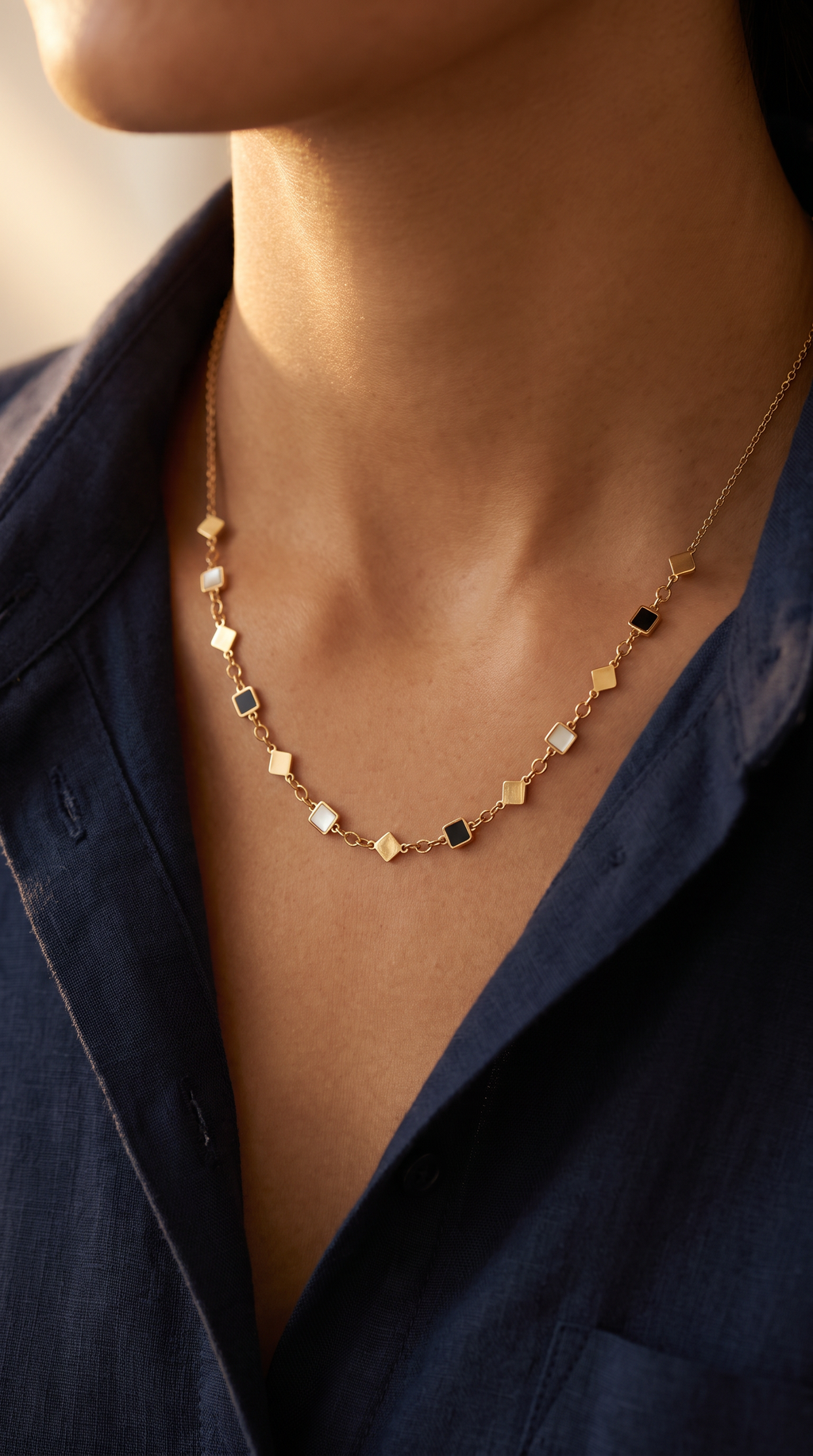 18K Yellow Gold Mother Of Pearl & Onyx Chain Necklace
