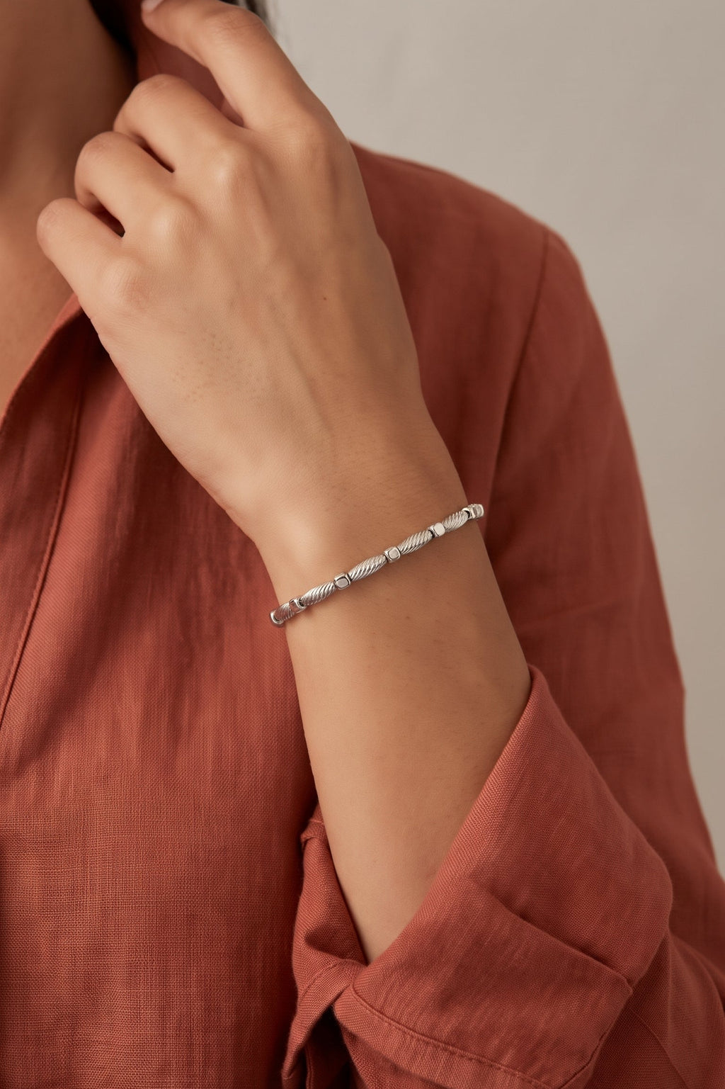 18K White Gold Bead Bangle Bracelet