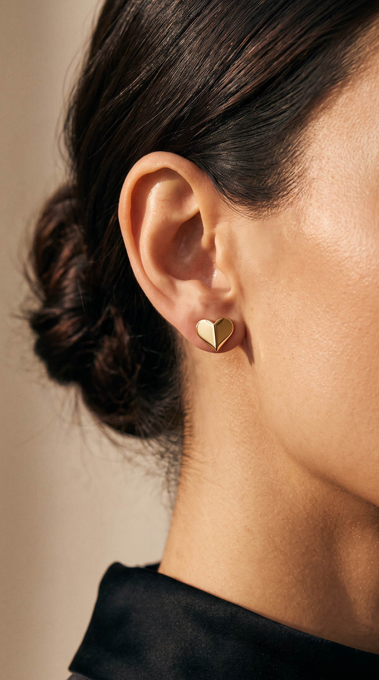18K Yellow Gold Heart Stud Earring
