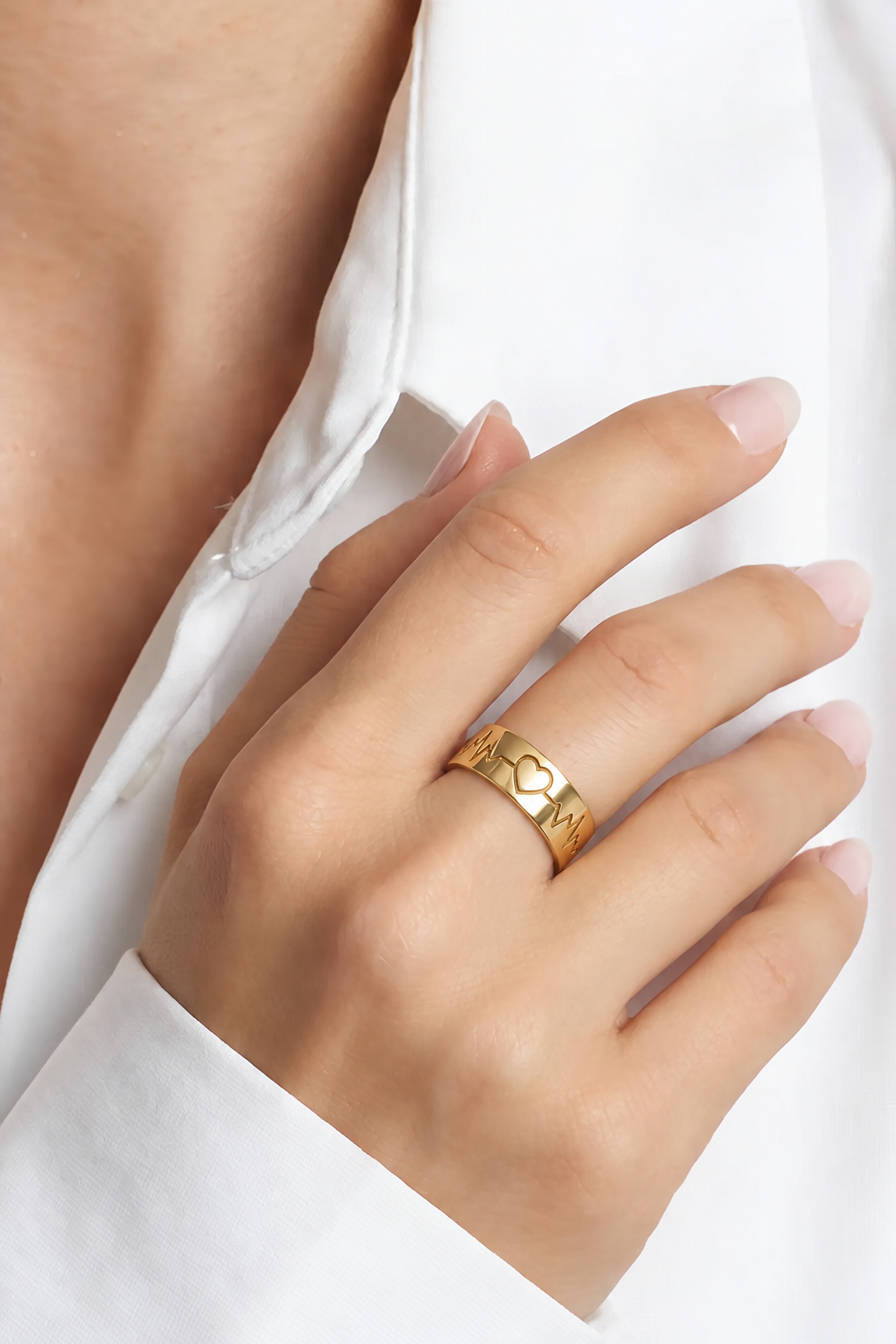 18K Yellow Gold Heart Beat Ring