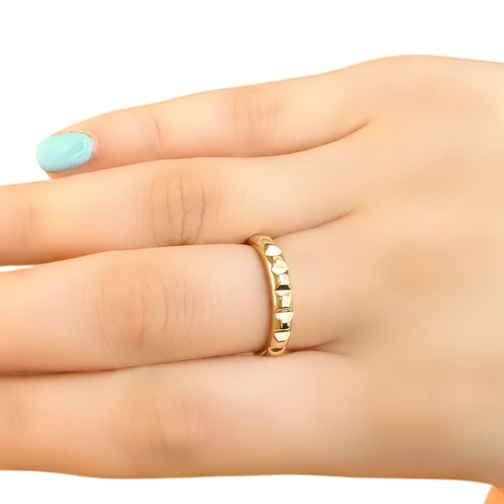 18K Gold Charm Ring Size 7.5