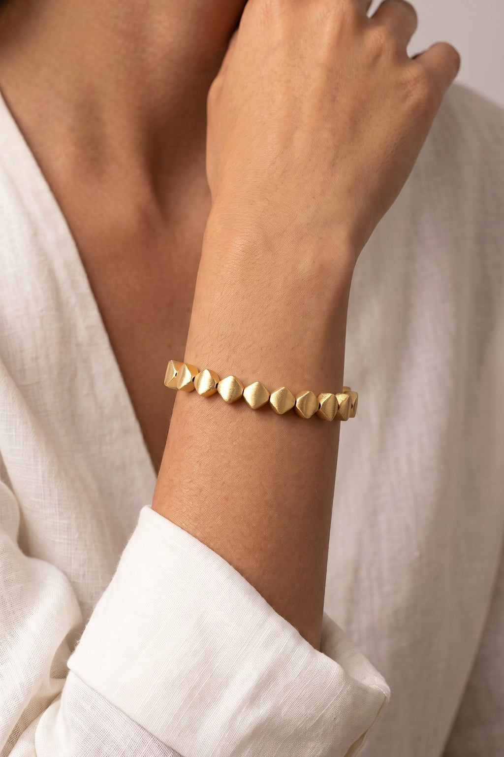 18K Yellow Gold Satin Rhombus Bangle Bracelet