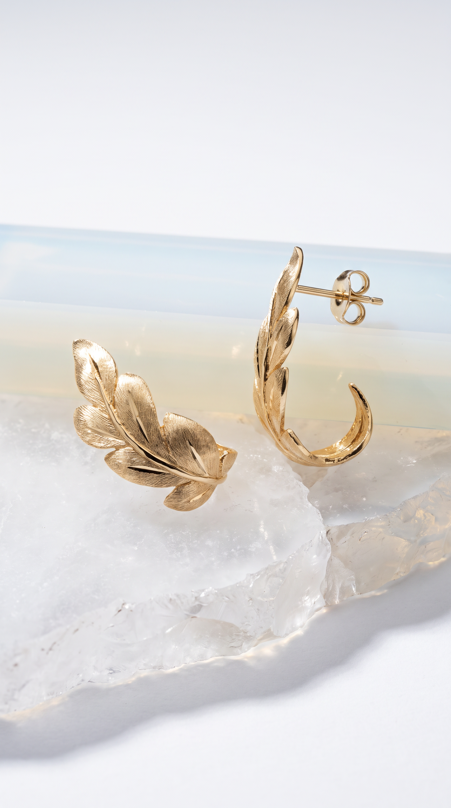 18K Yellow Gold Leaf Stud Earring