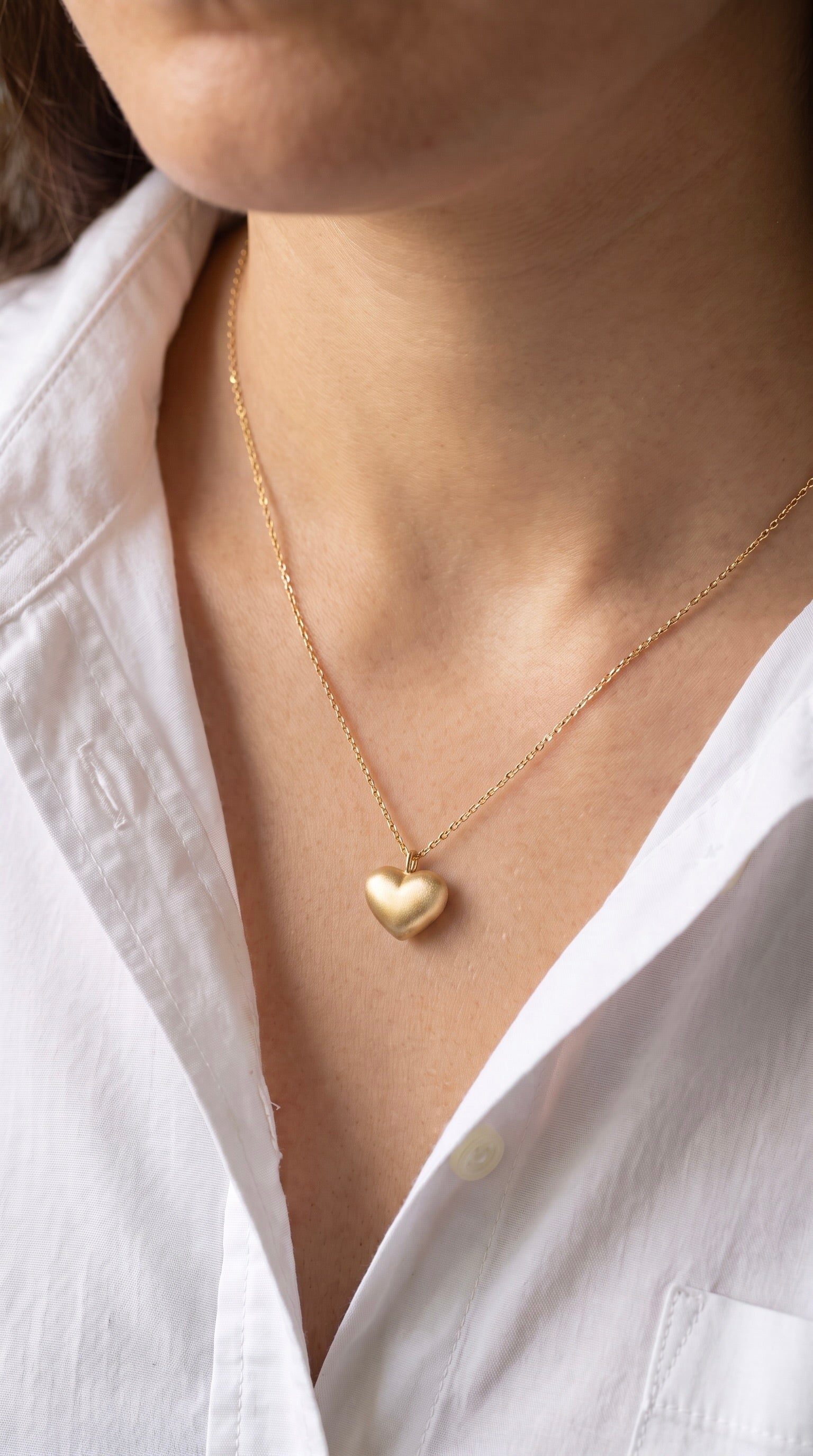 18K Yellow Gold Satin Heart Chain Necklace