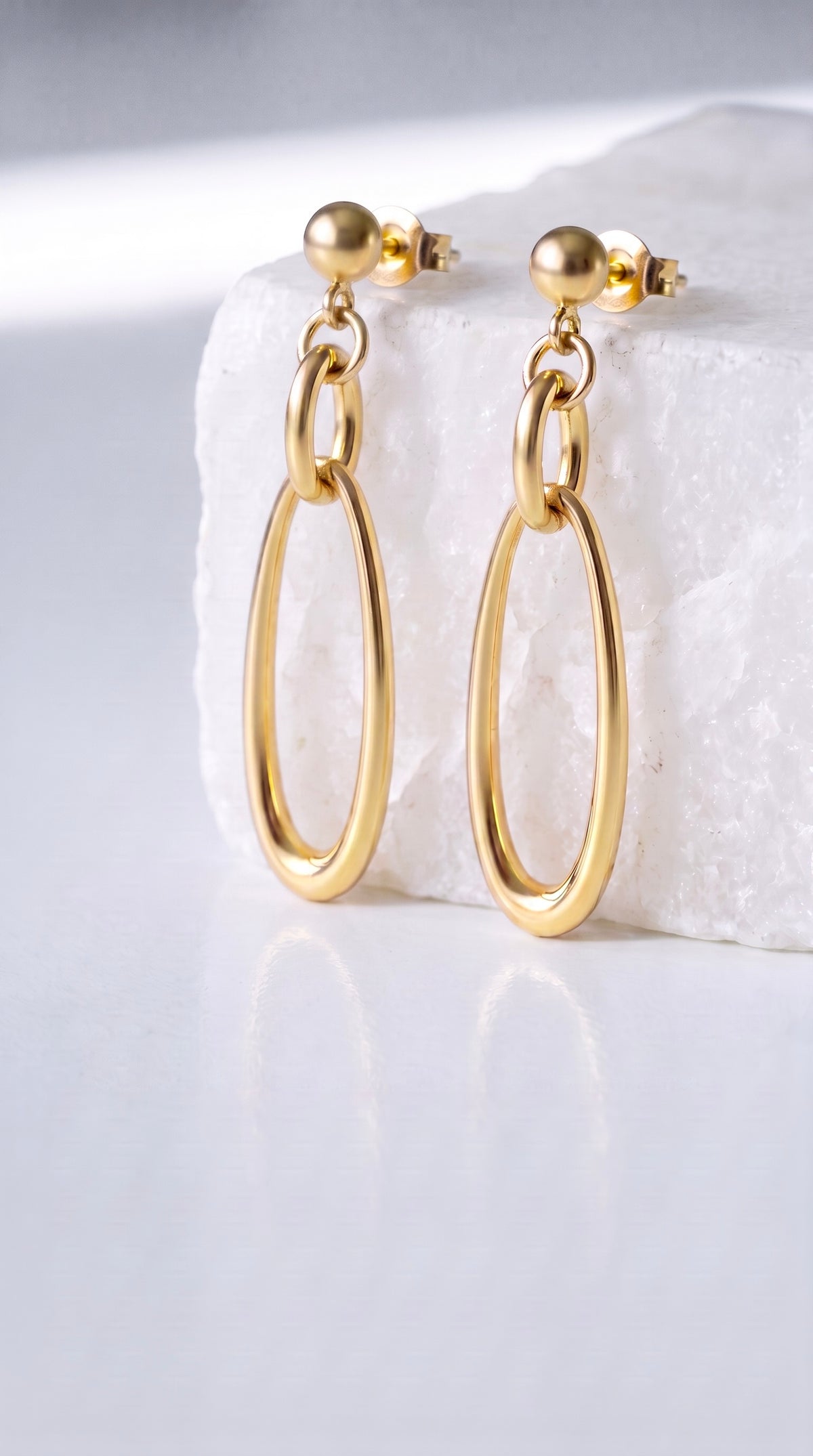 18K Yellow Gold Dangle Earring