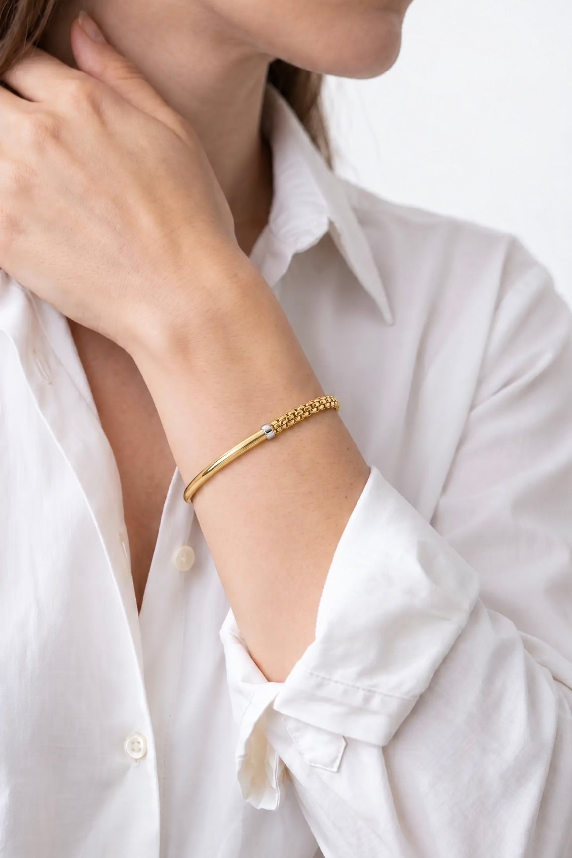 18K Gold Bangle Bracelet