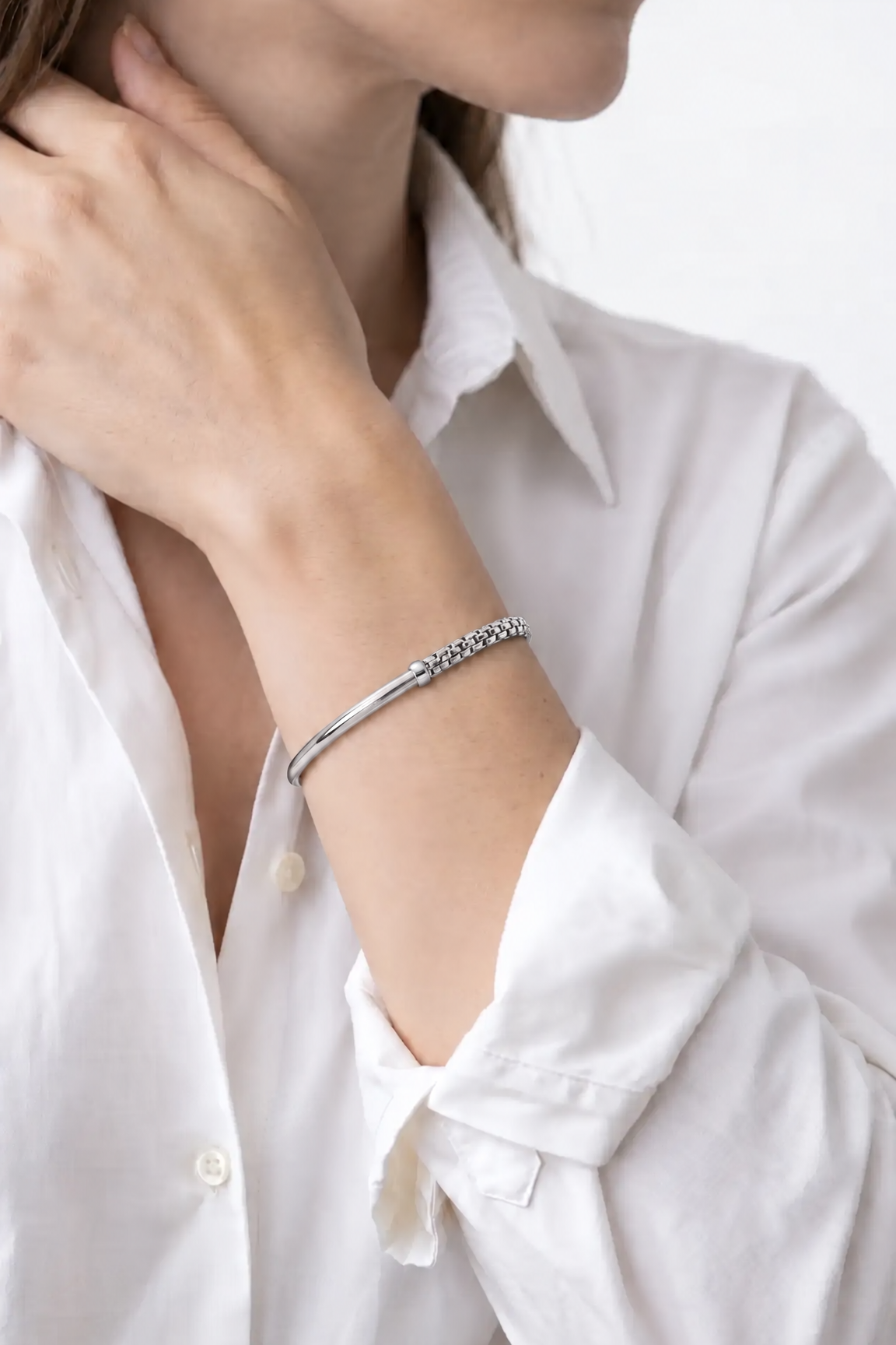 18K Gold Bangle Bracelet