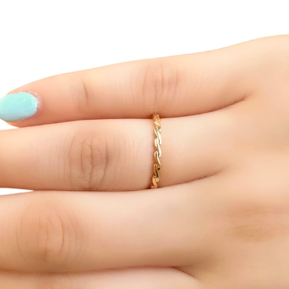 18K Gold Charm Ring Size 6.5