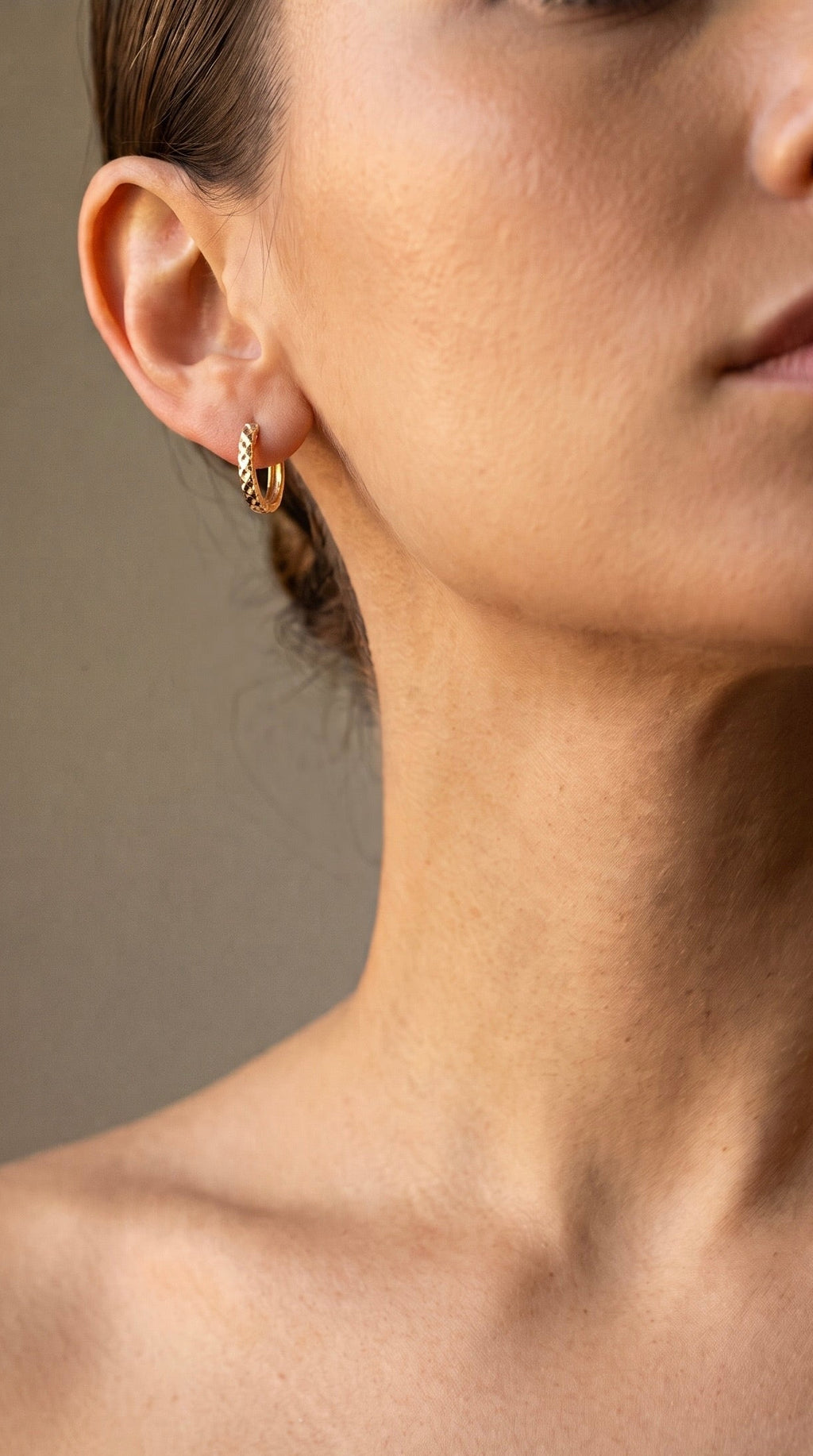 18K Yellow Gold Hoop Earring
