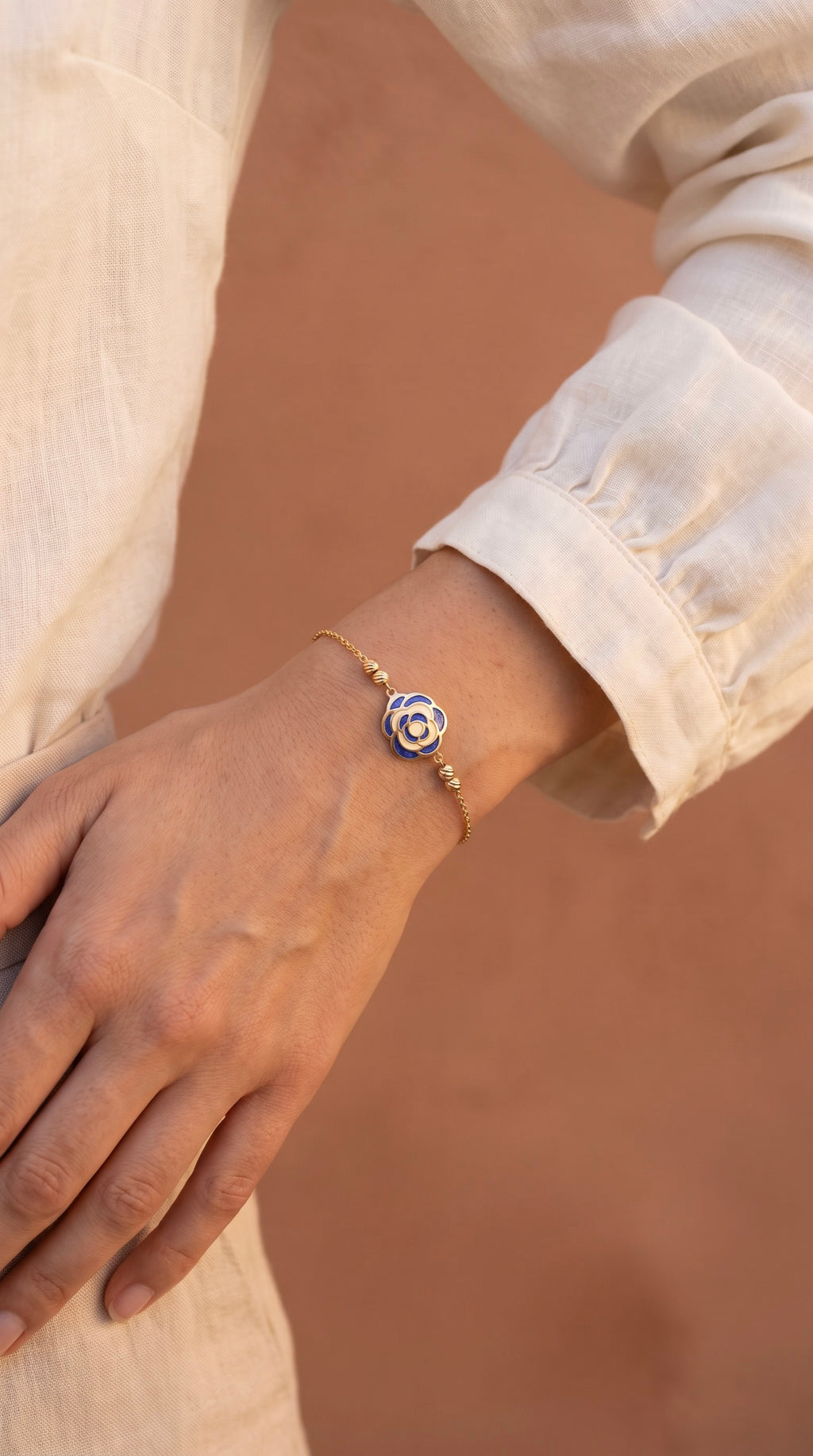 18K Yellow Gold Blue & White Enamel Rose Chain Bracelet