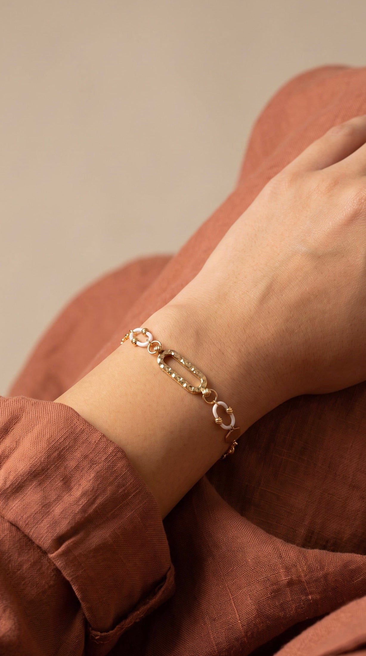 18K Yellow Gold White Enamel Chain Bracelet