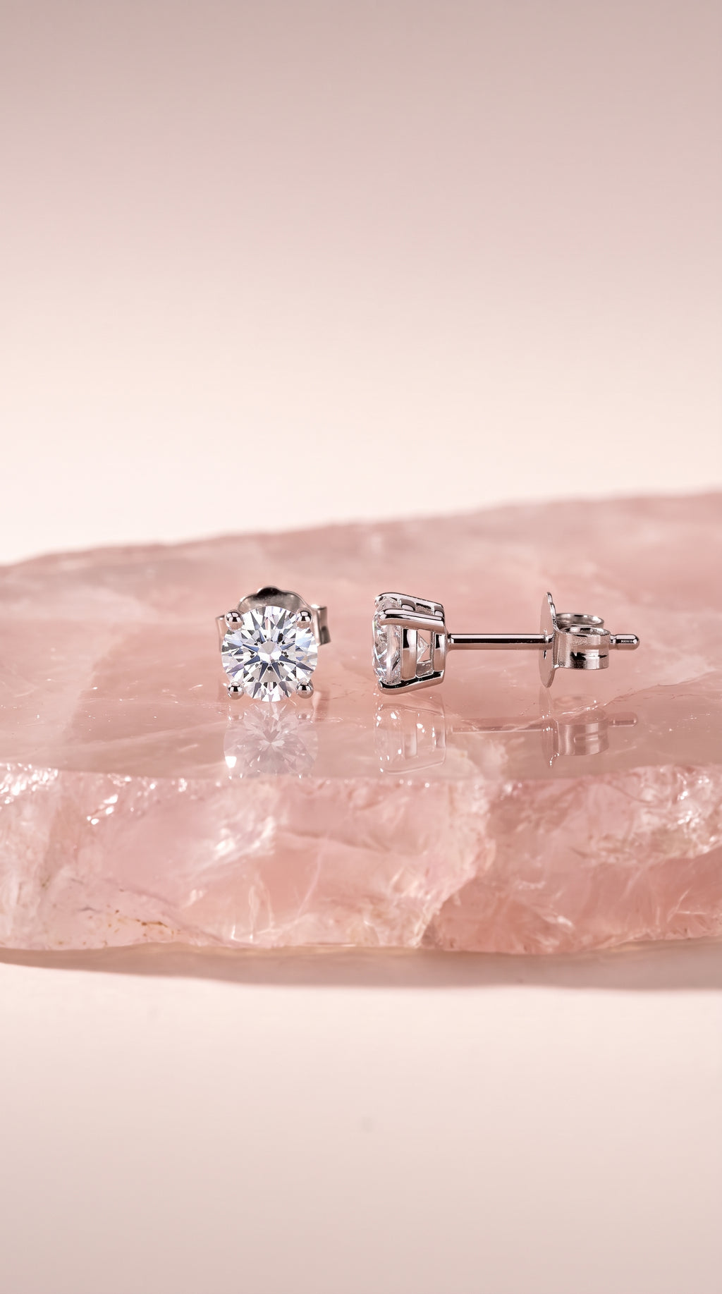 Diamond White Gold 0.38 ctw Stud Earrings
