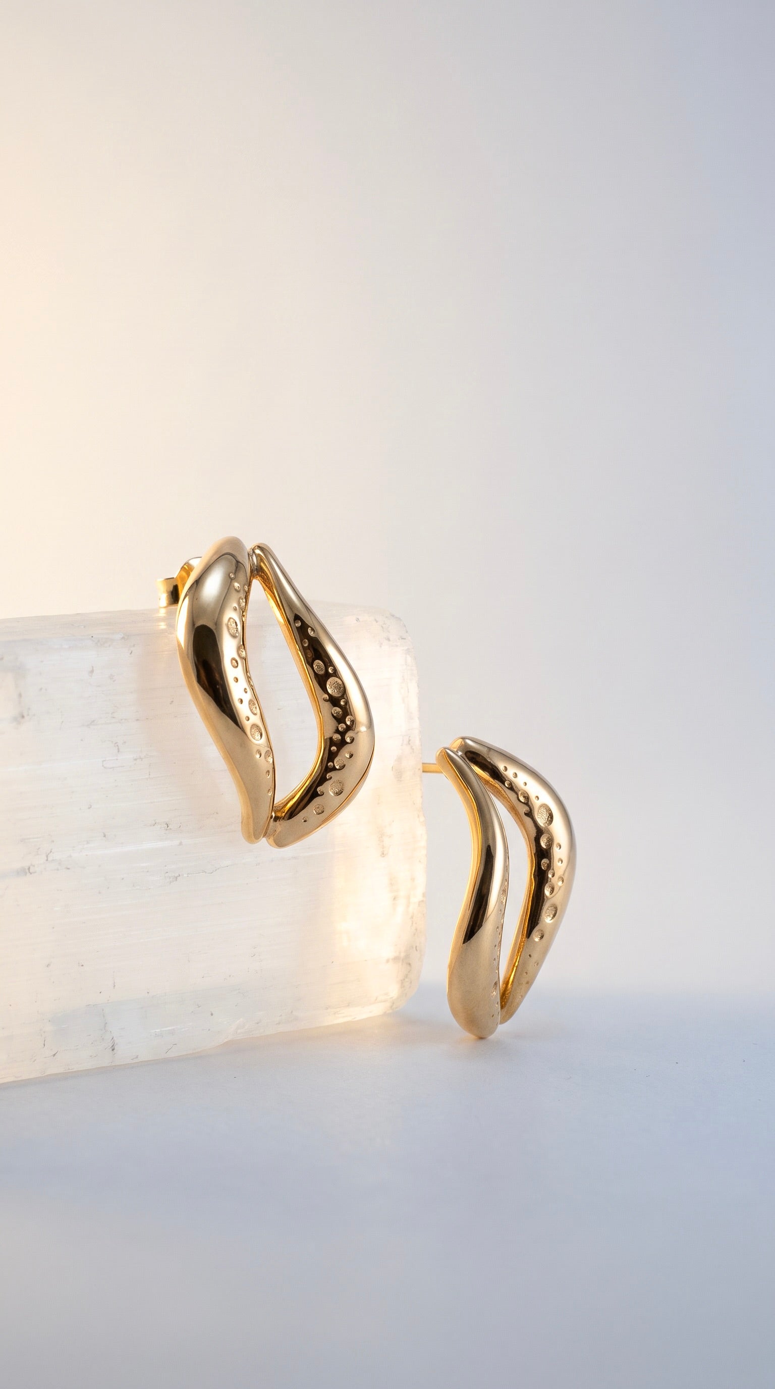 18K Yellow Gold Drop Earring