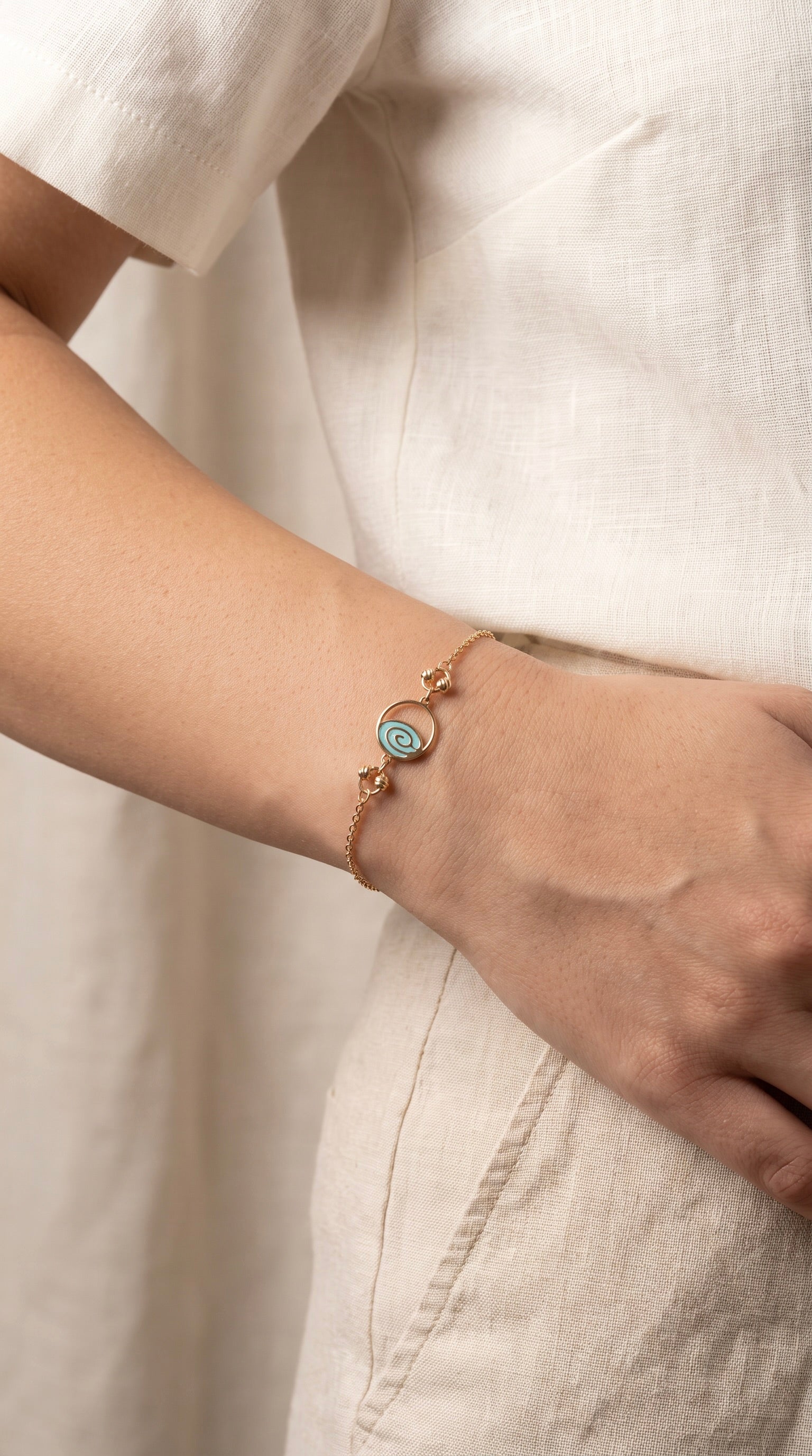 18K Yellow Gold Blue Enamel Chain Bracelet