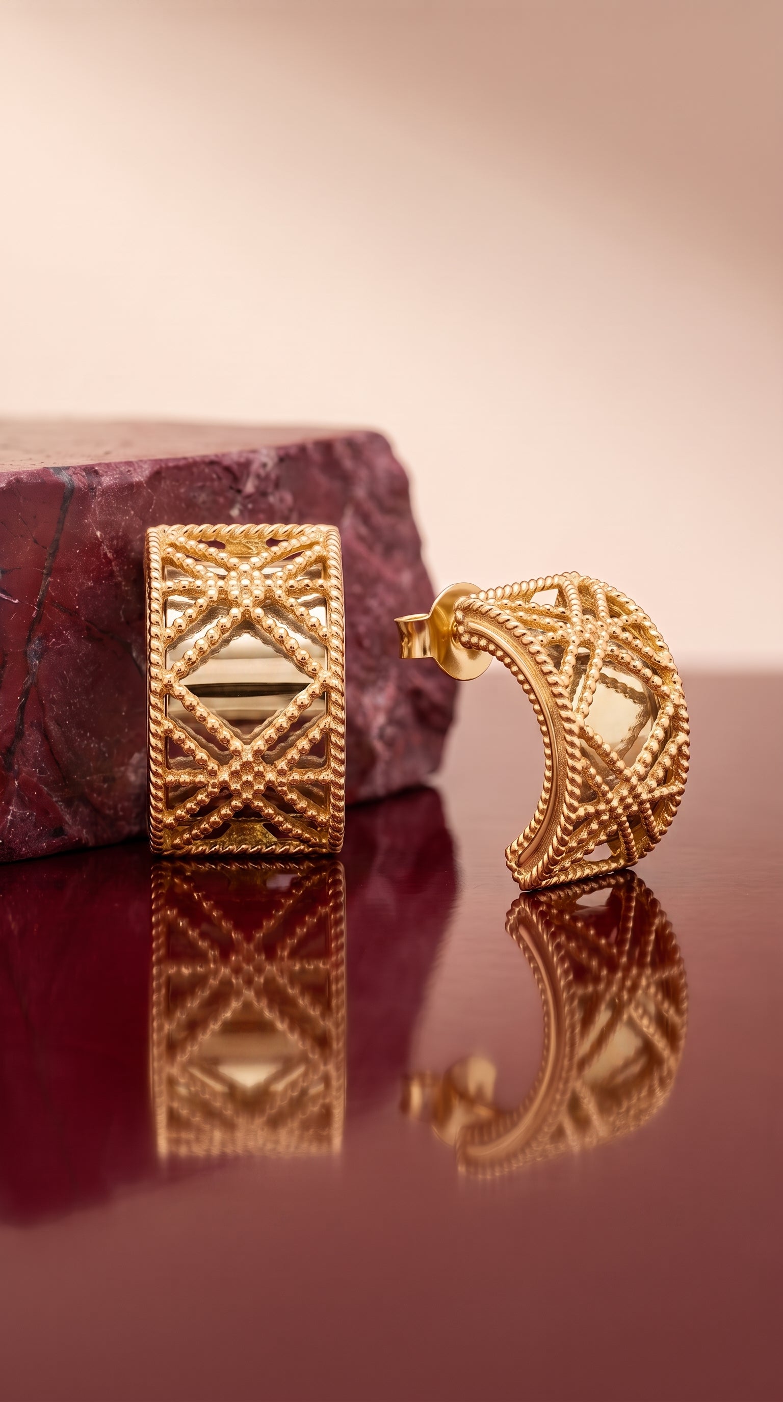 18K Yellow Gold Earring