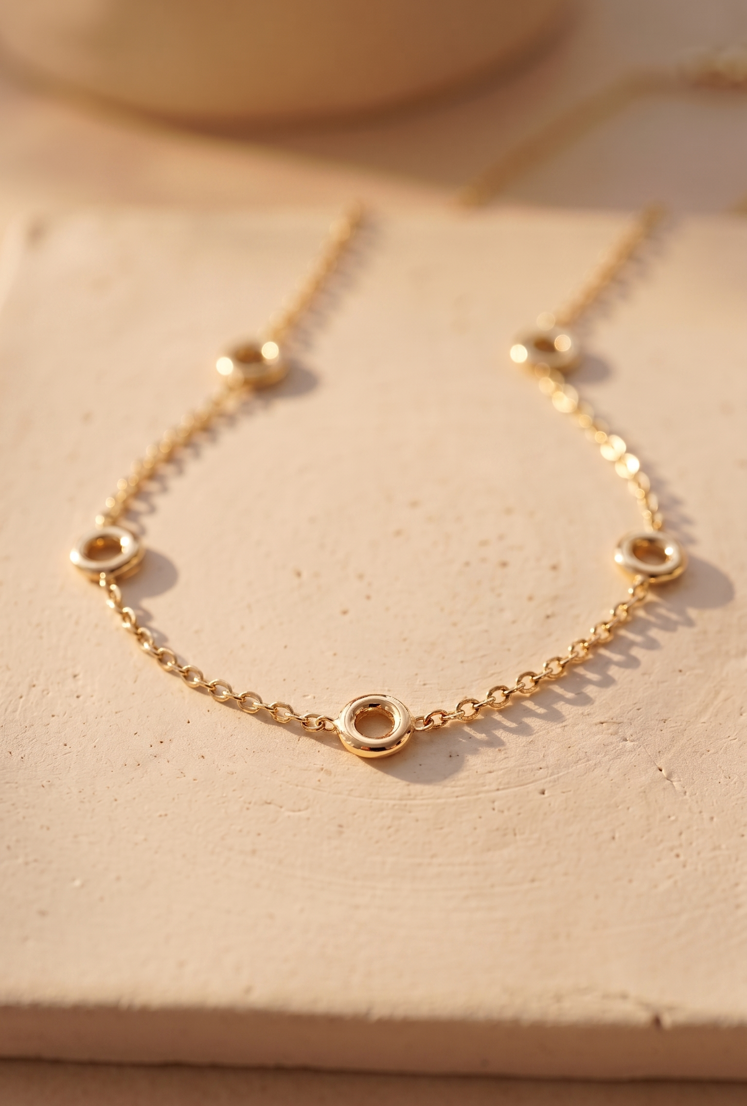 18K Yellow Gold Circle Chain Necklace
