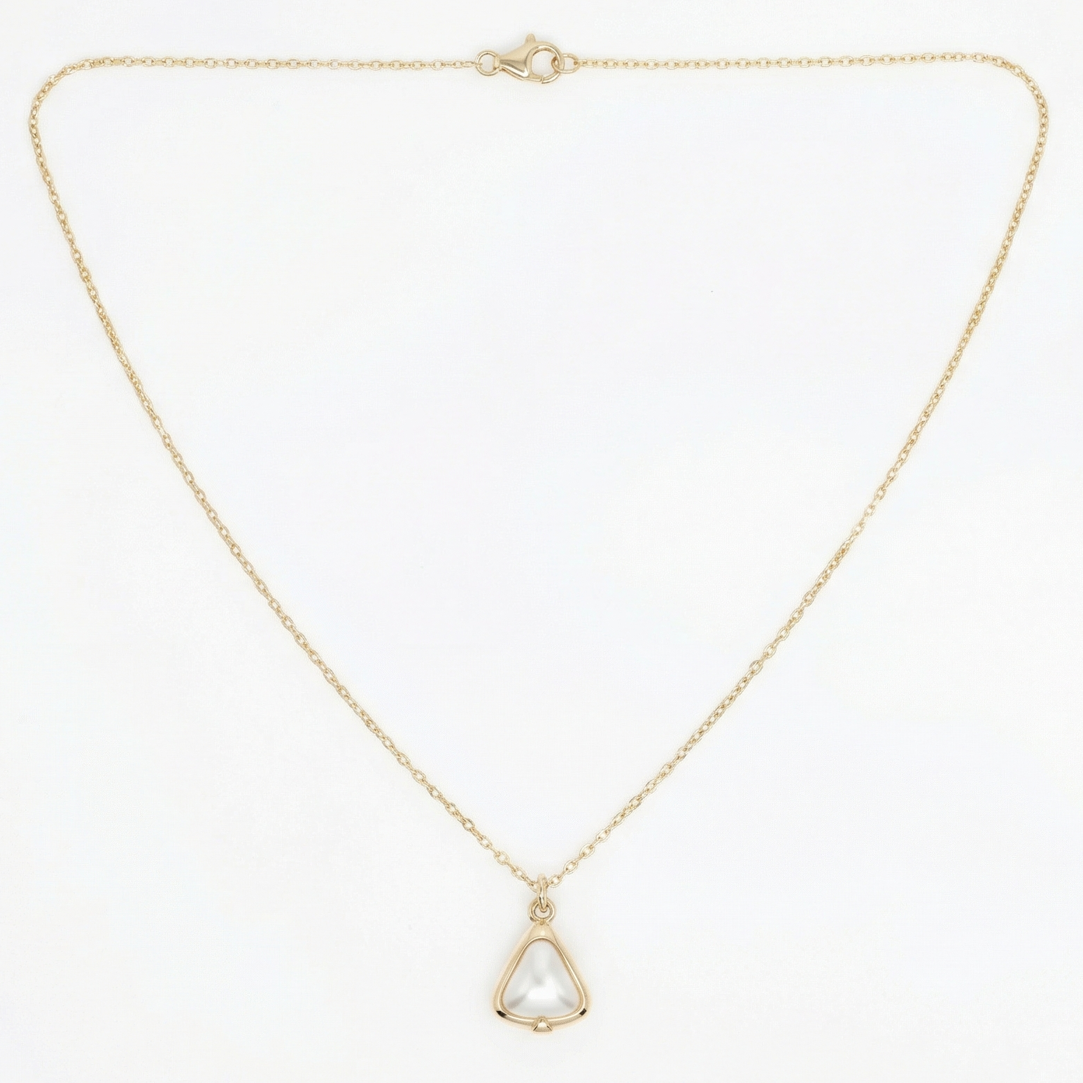 18K Yellow Gold White Mother Pearl Chain Necklace