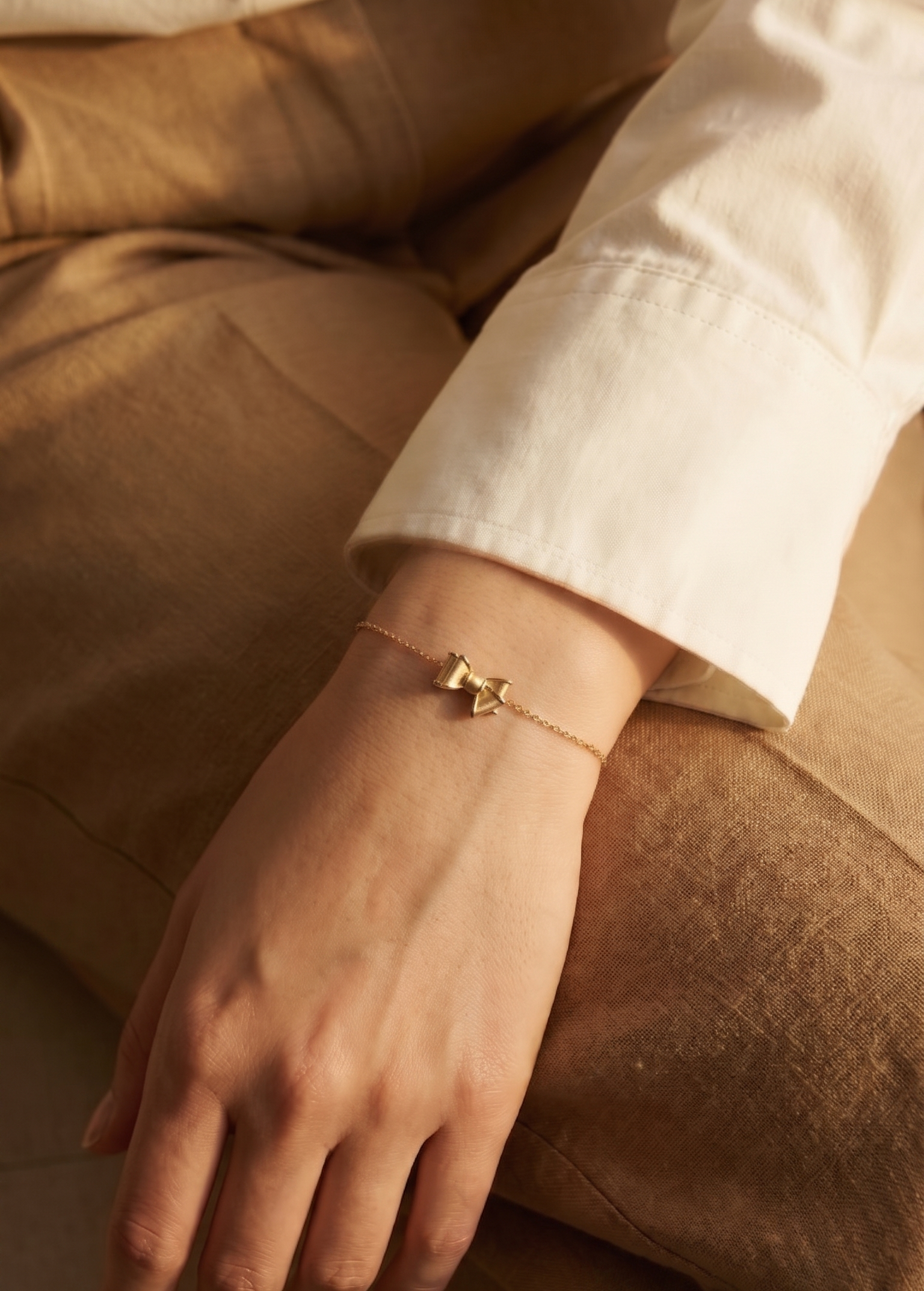 18K Yellow Gold Bow Chain Bracelet
