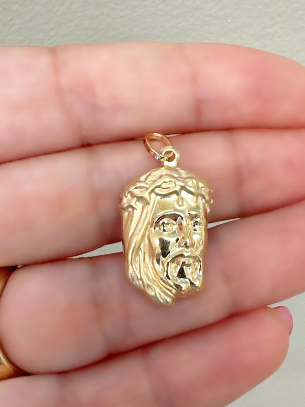 18K Gold Pendant  Jesus Face