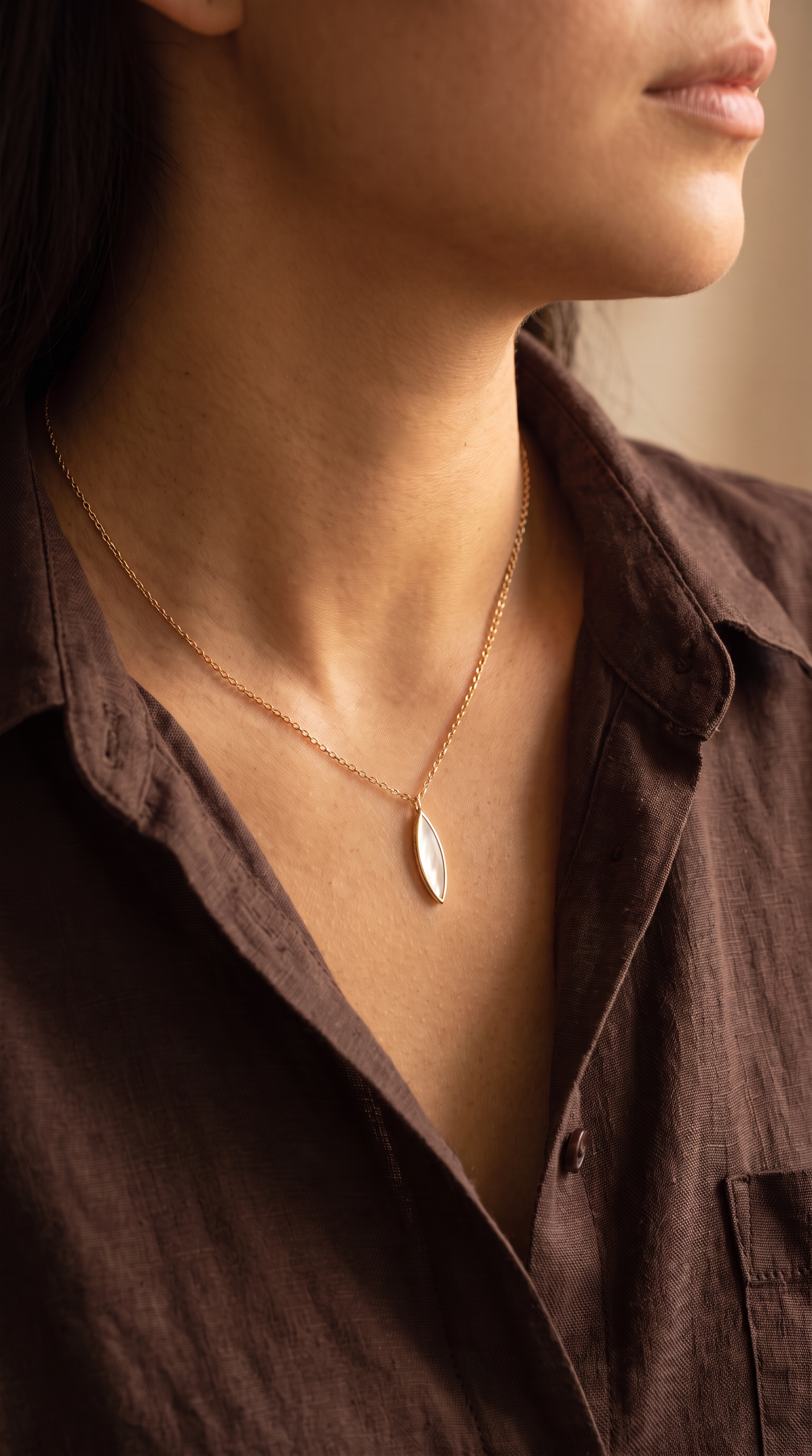 18K Yellow Gold Mother Of Pearl Necklace