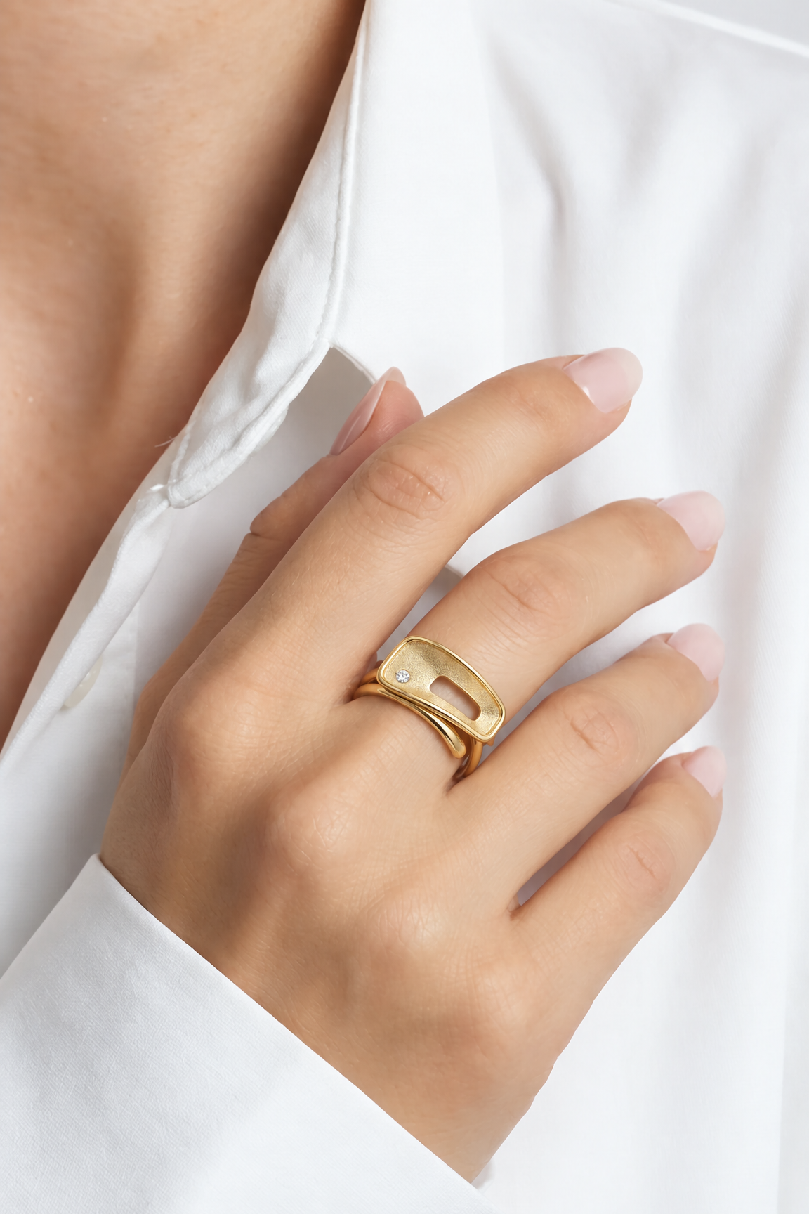 18K Yellow Gold Cubic Zirconia Ring