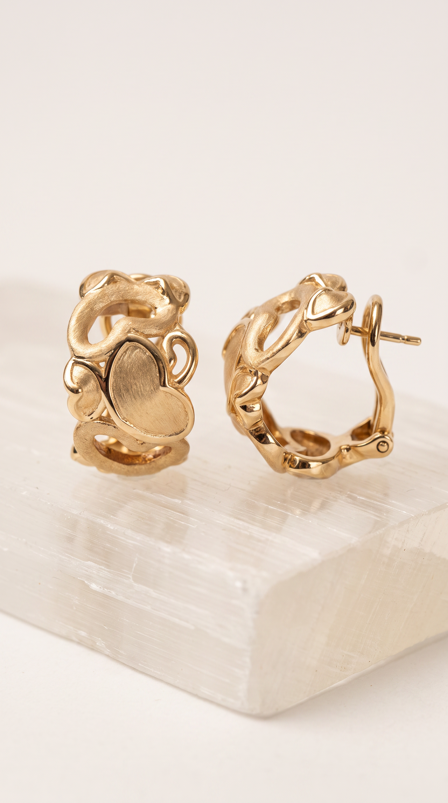 18K Yellow Gold Hoop Earring