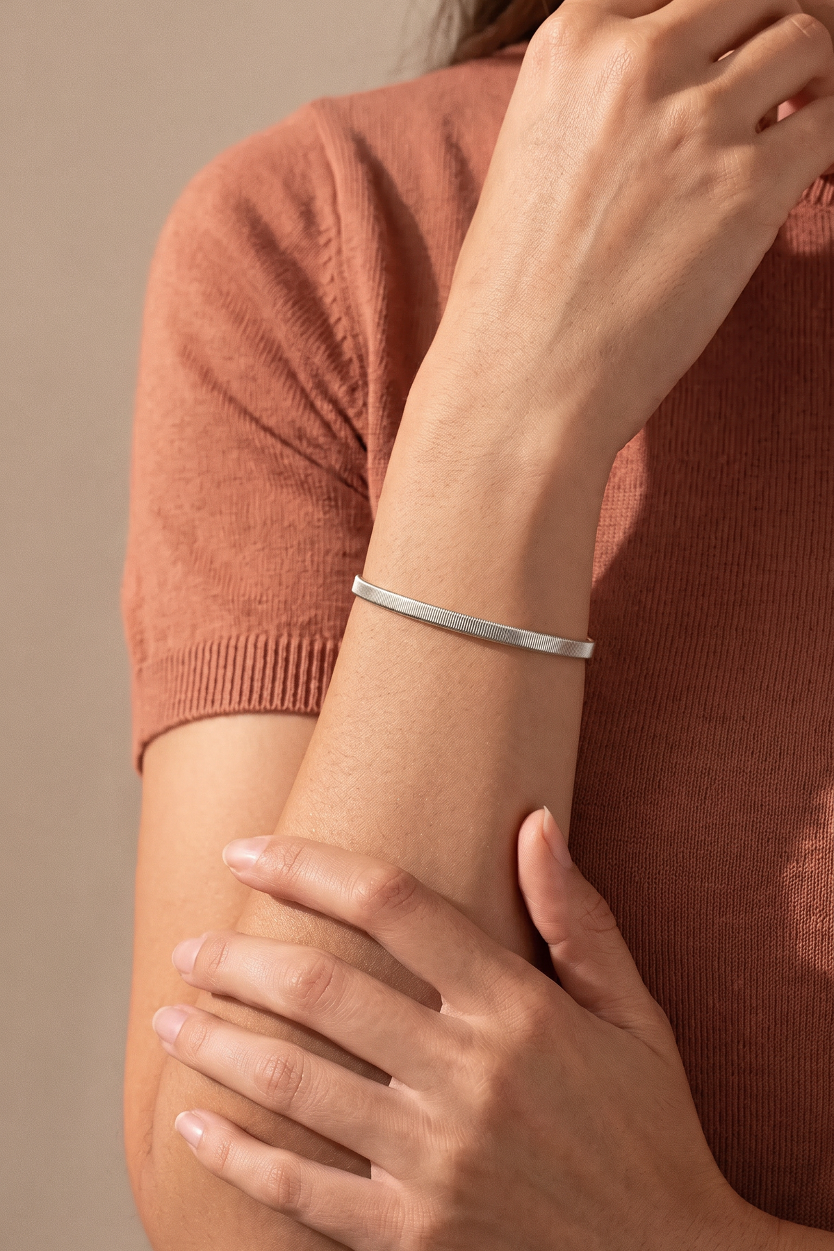 18K White Gold Bangle Bracelet
