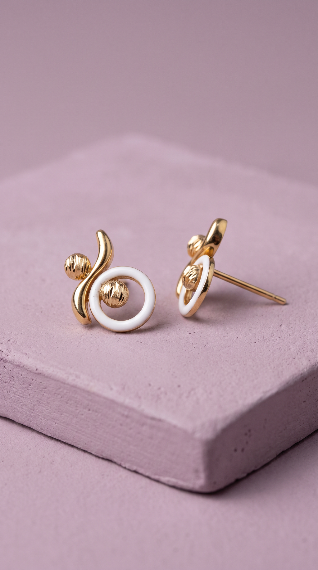 18K Yellow Gold White Enamel Stud Earring
