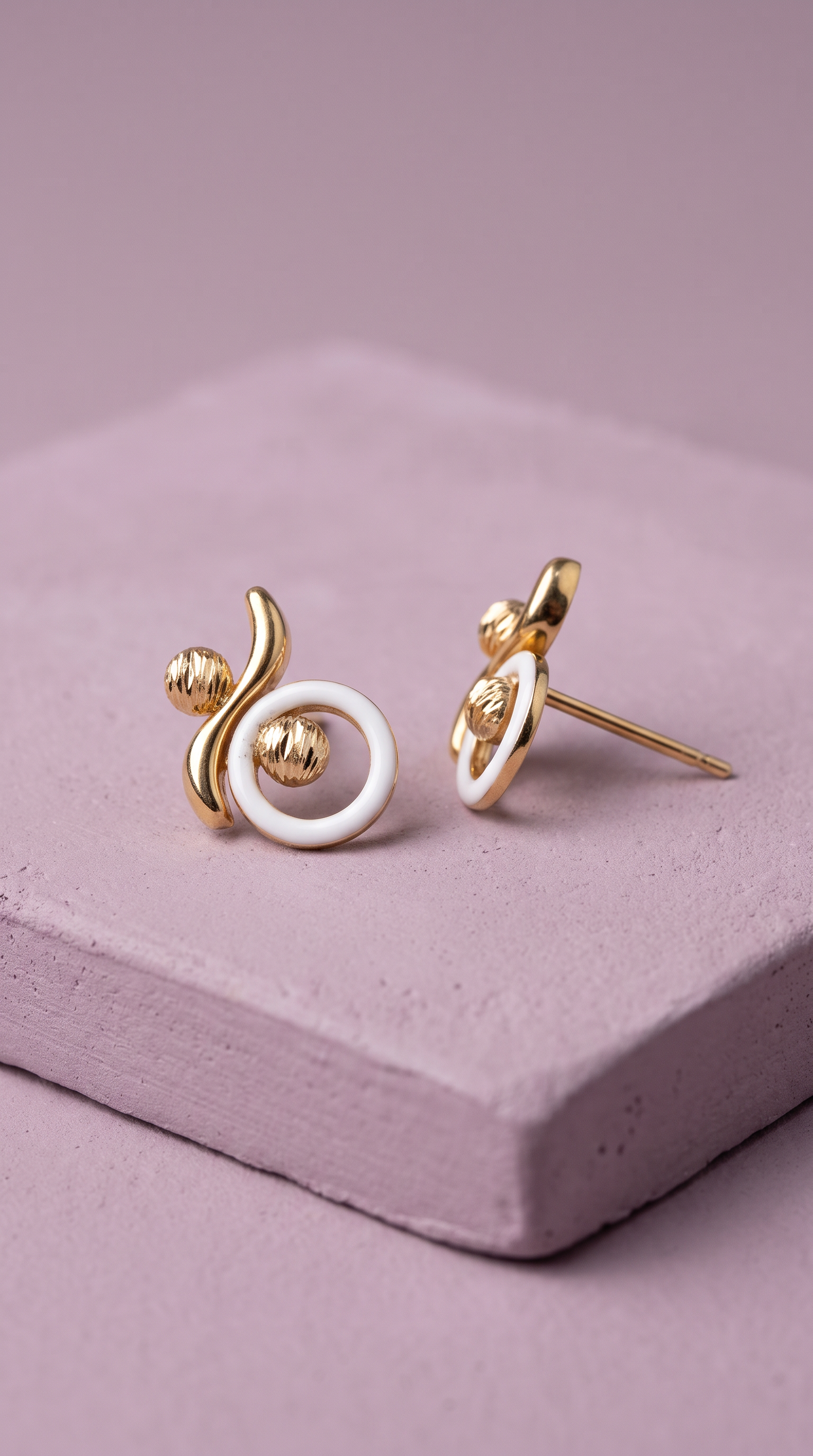 18K Yellow Gold White Enamel Stud Earring