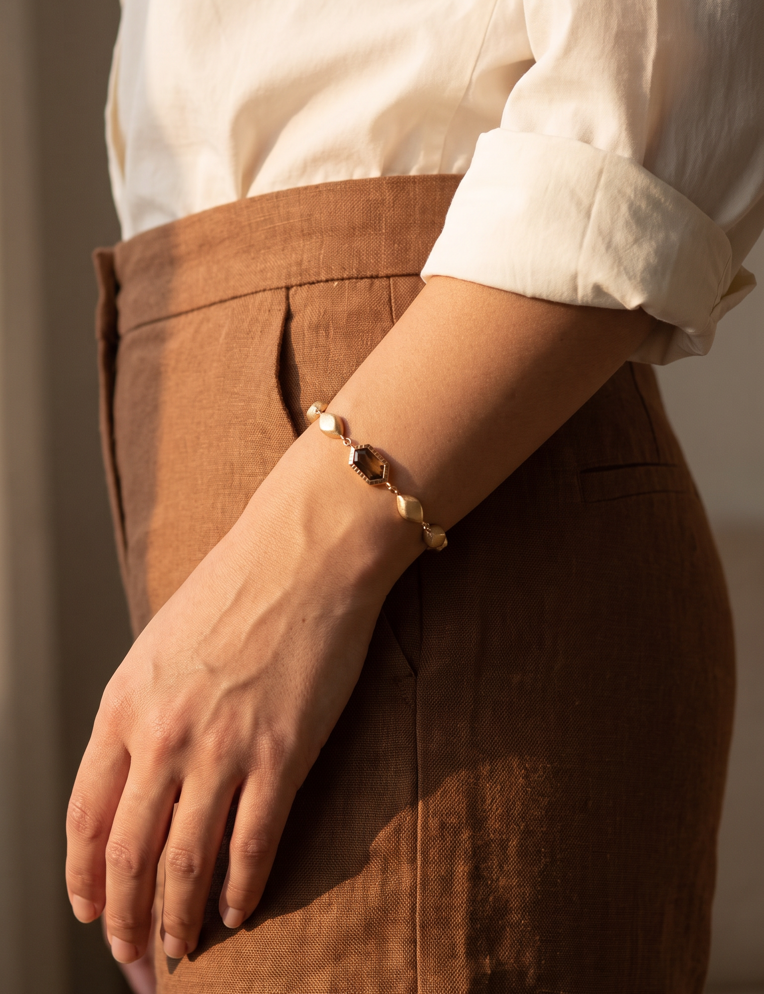 18K Yellow Gold Smoky Quartz Motif Bracelet