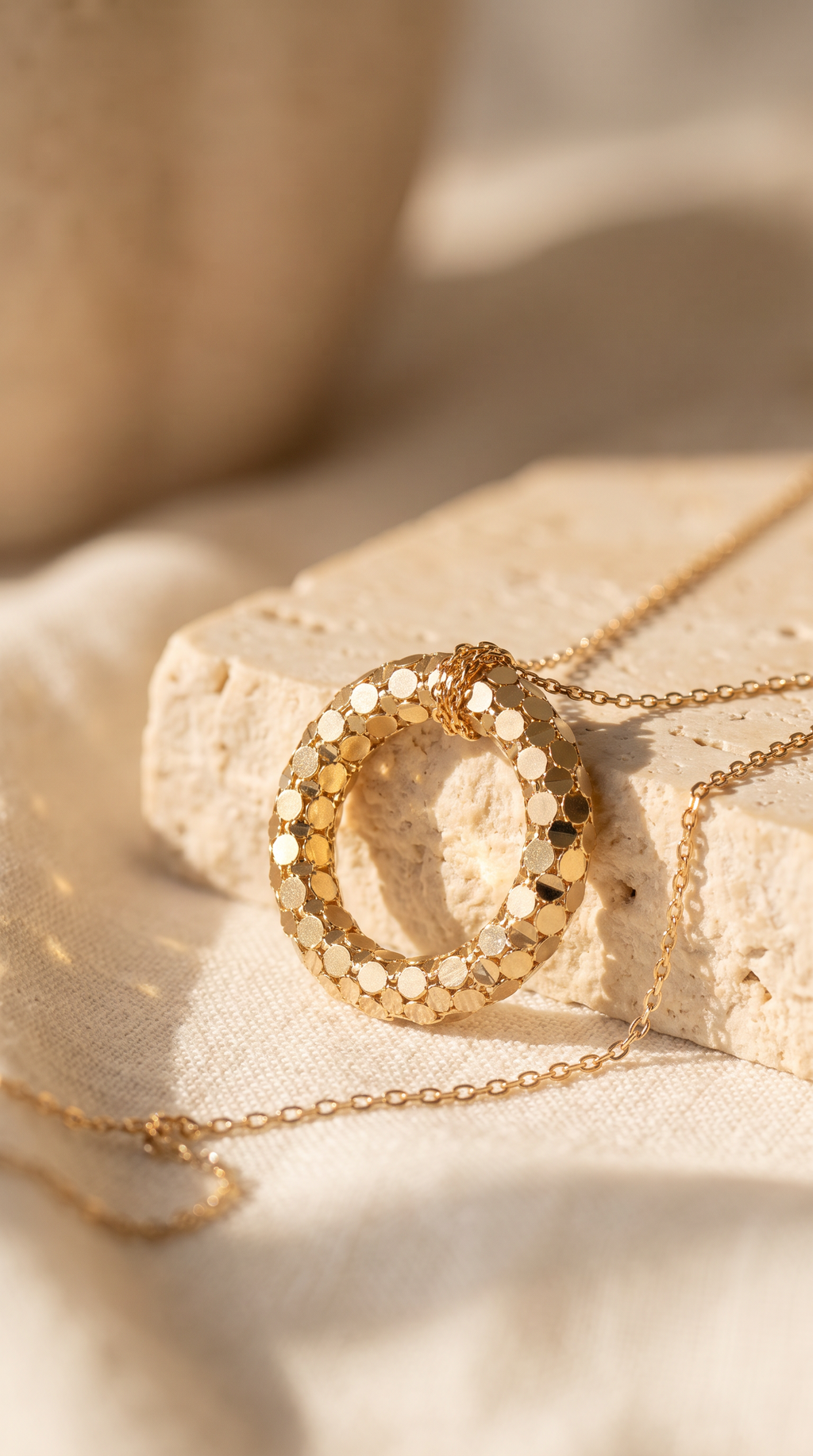 18K Yellow Gold Circle Chain Necklace