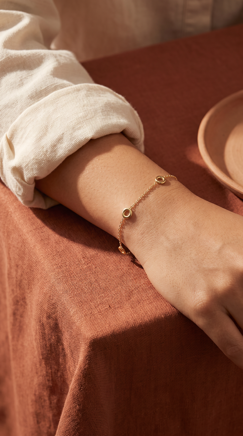 18K Yellow Gold Circle Bracelet