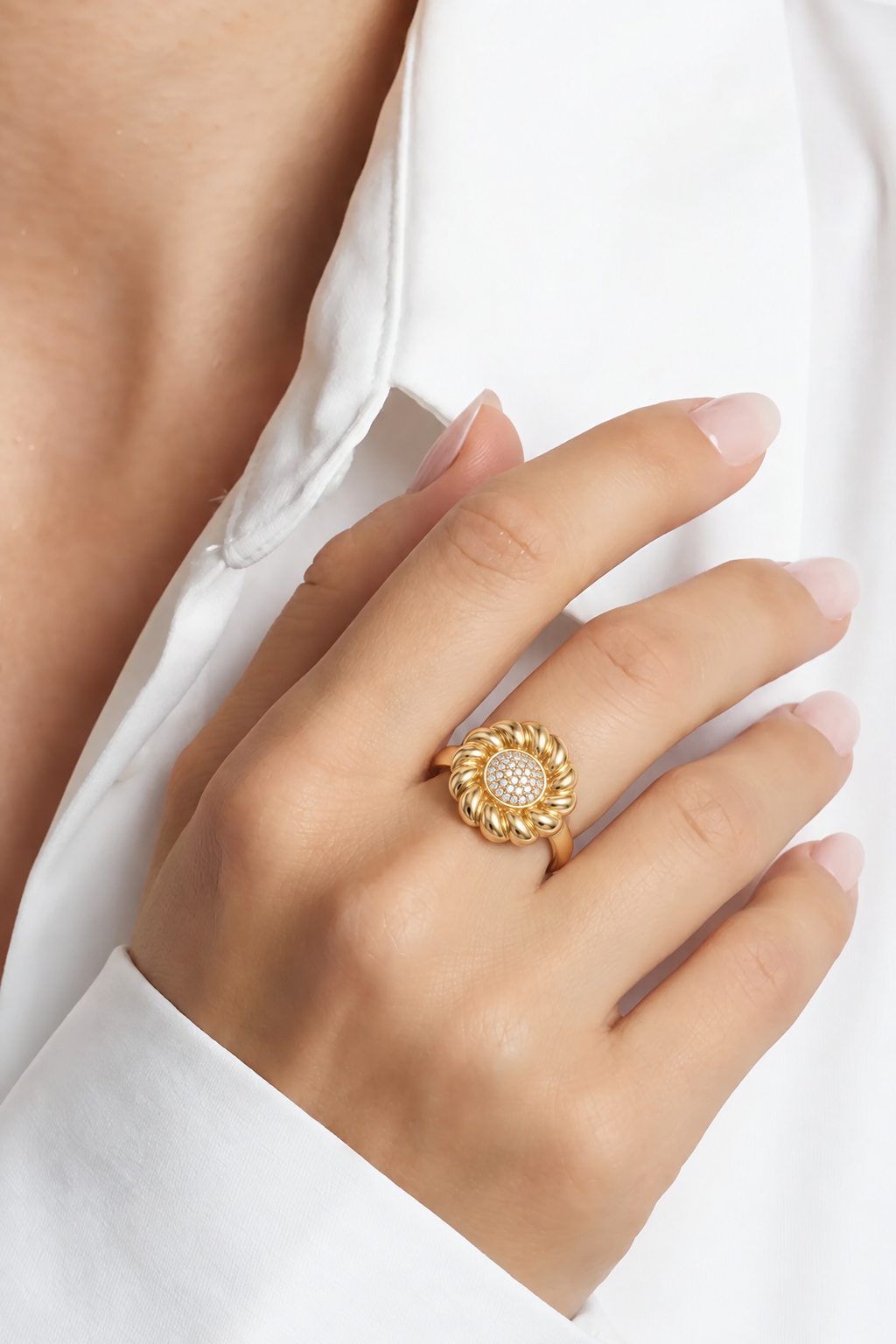 18K Yellow Gold Cubic Zirconia Ring