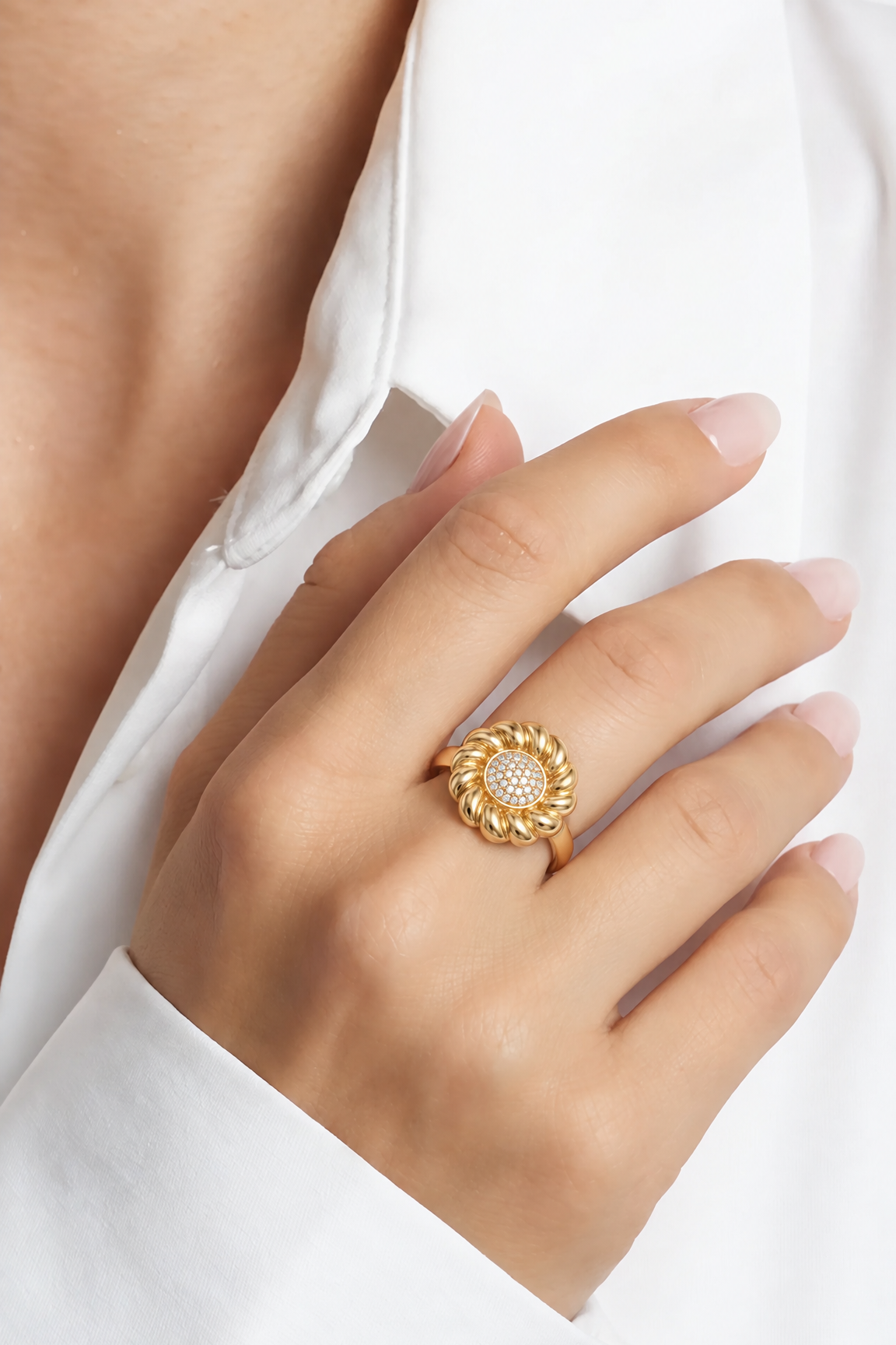 18K Yellow Gold Cubic Zirconia Ring