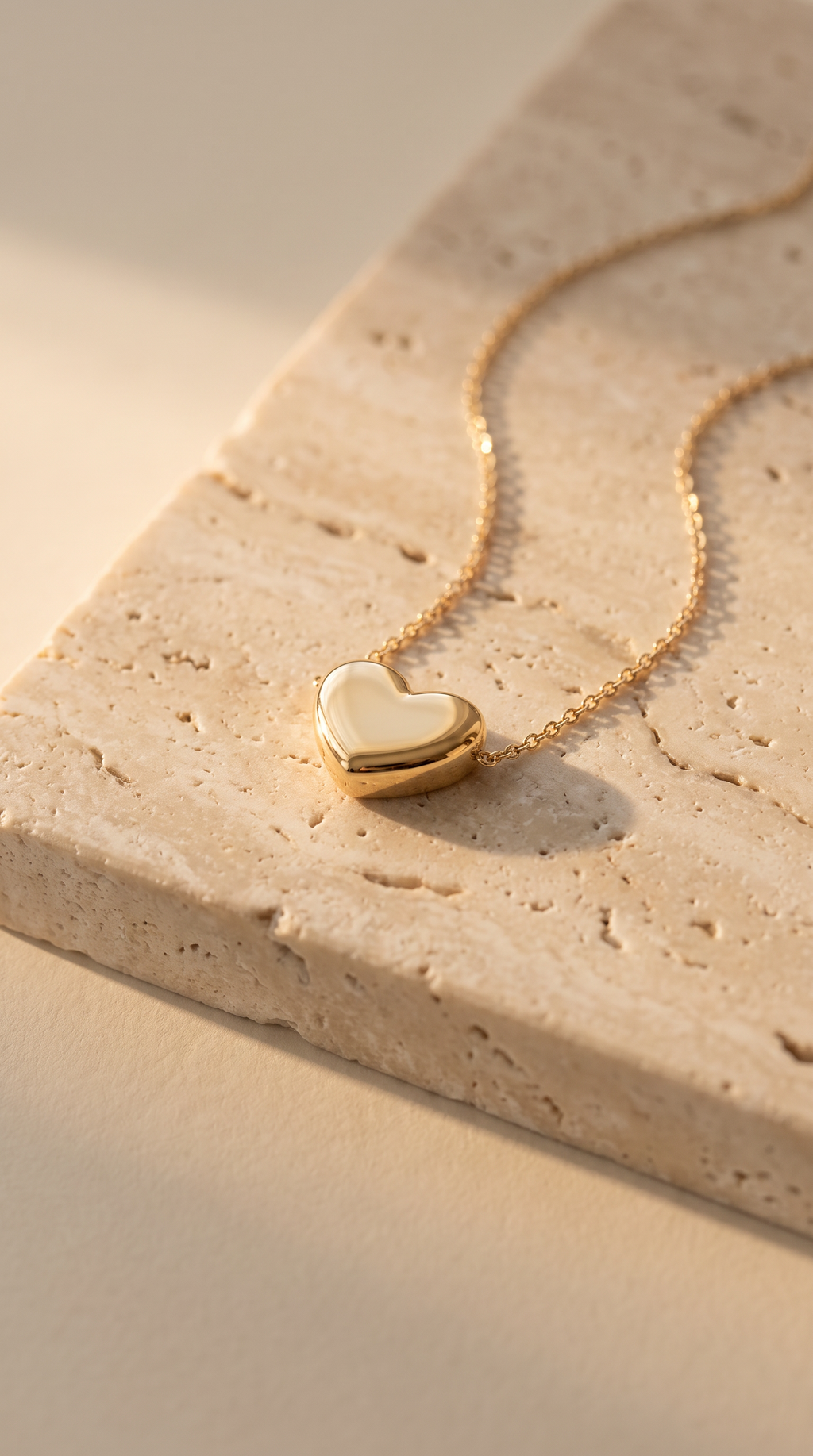 18K Yellow Gold Heart Chain Necklace