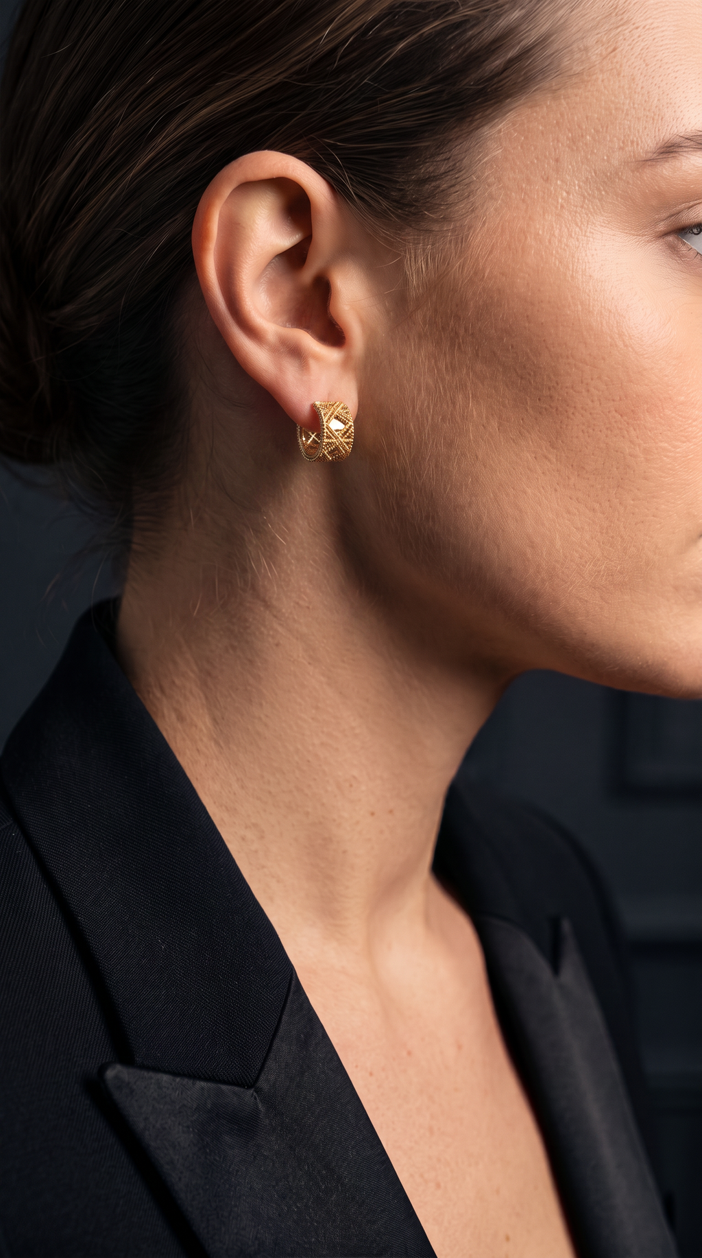 18K Yellow Gold Hoop Earring